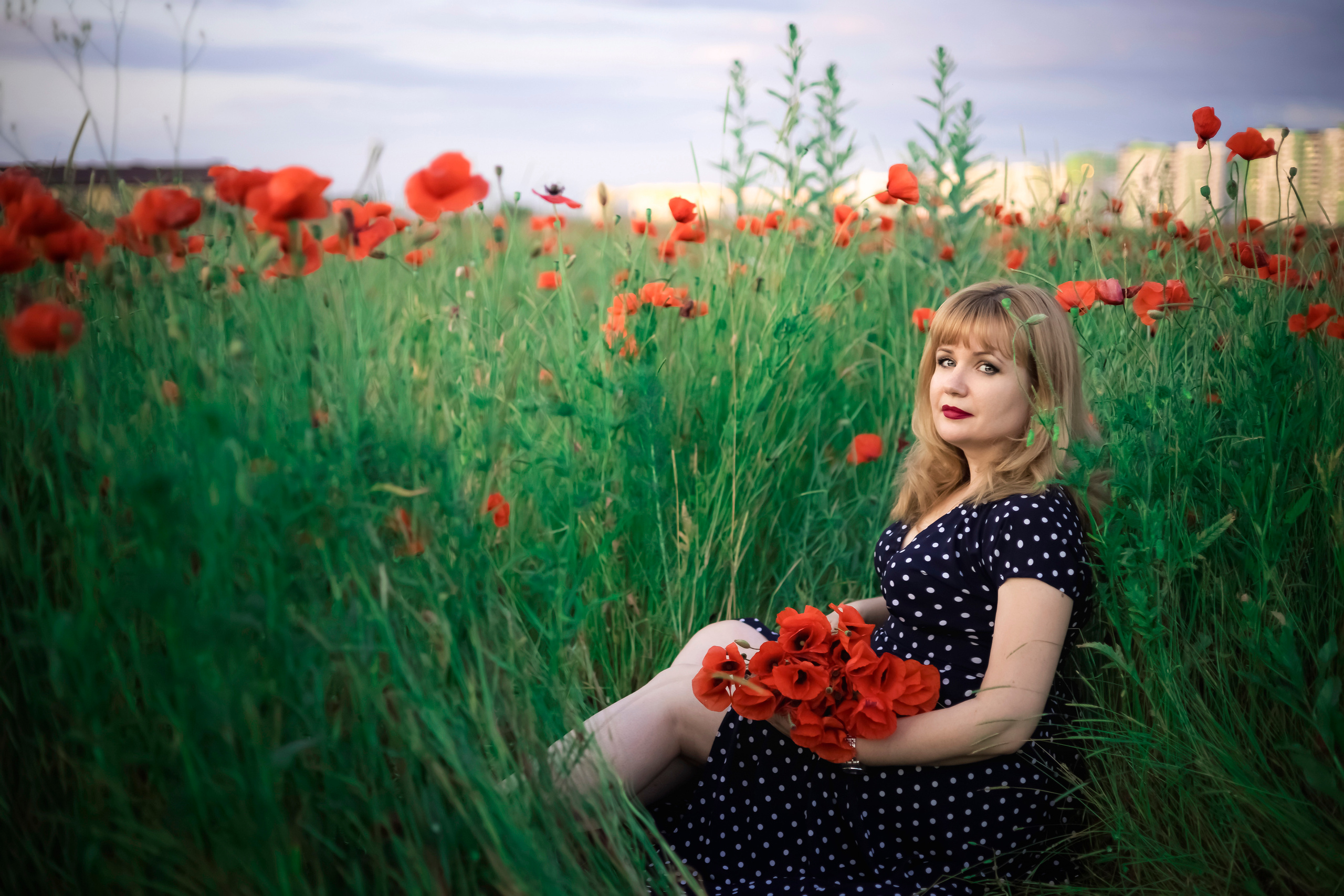 ЕЛЕНА В МАКАХ. Фотограф Людмила Лебединская г. Краснодар (Приморско-Ахтарский р-он)
