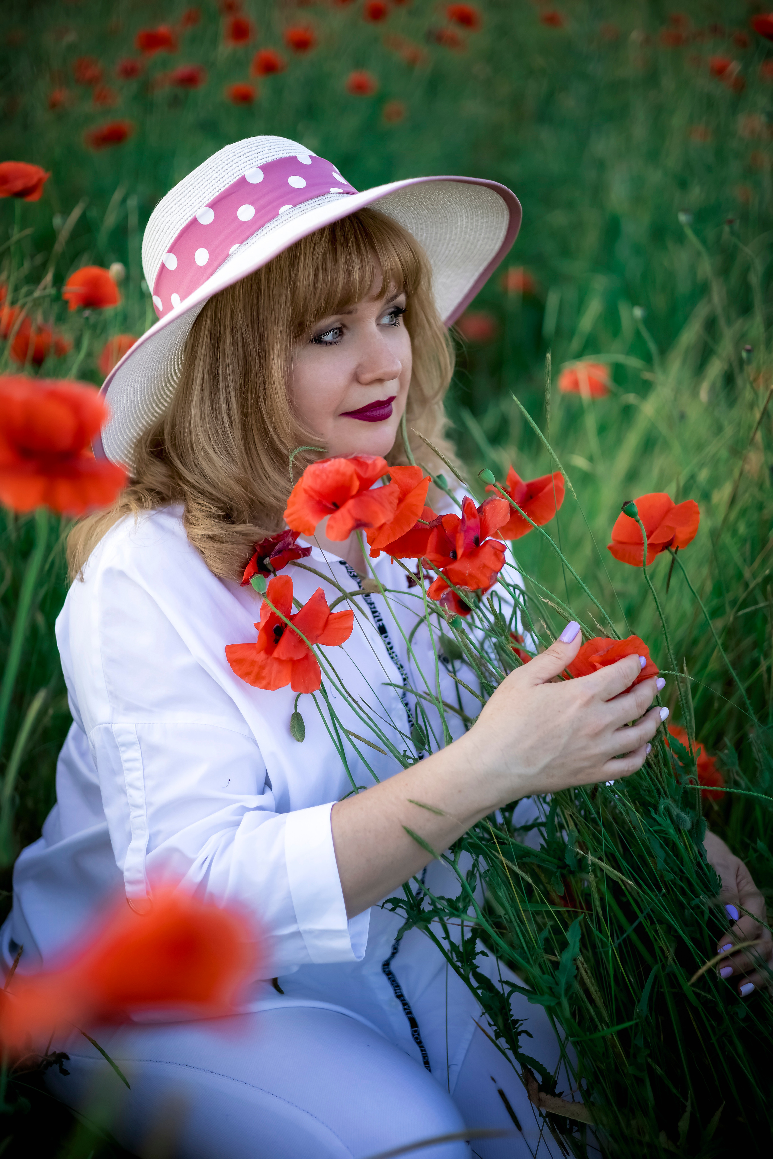 ЕЛЕНА В МАКАХ. Фотограф Людмила Лебединская г. Краснодар (Приморско-Ахтарский р-он)