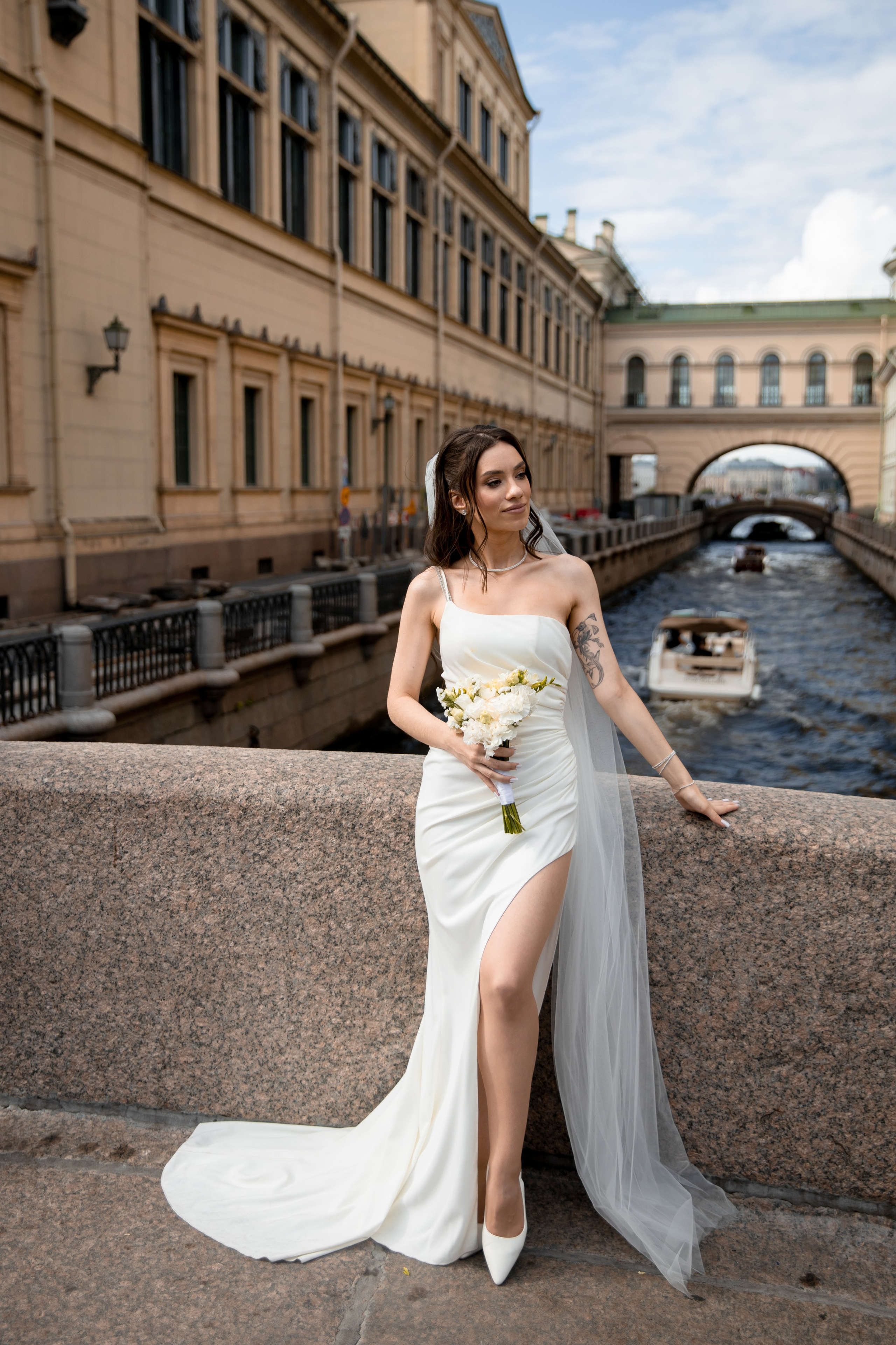 Анна и Александр / Прогулка + ЗАГС. Свадебный и семейный фотограф в Москве Диана Левченко