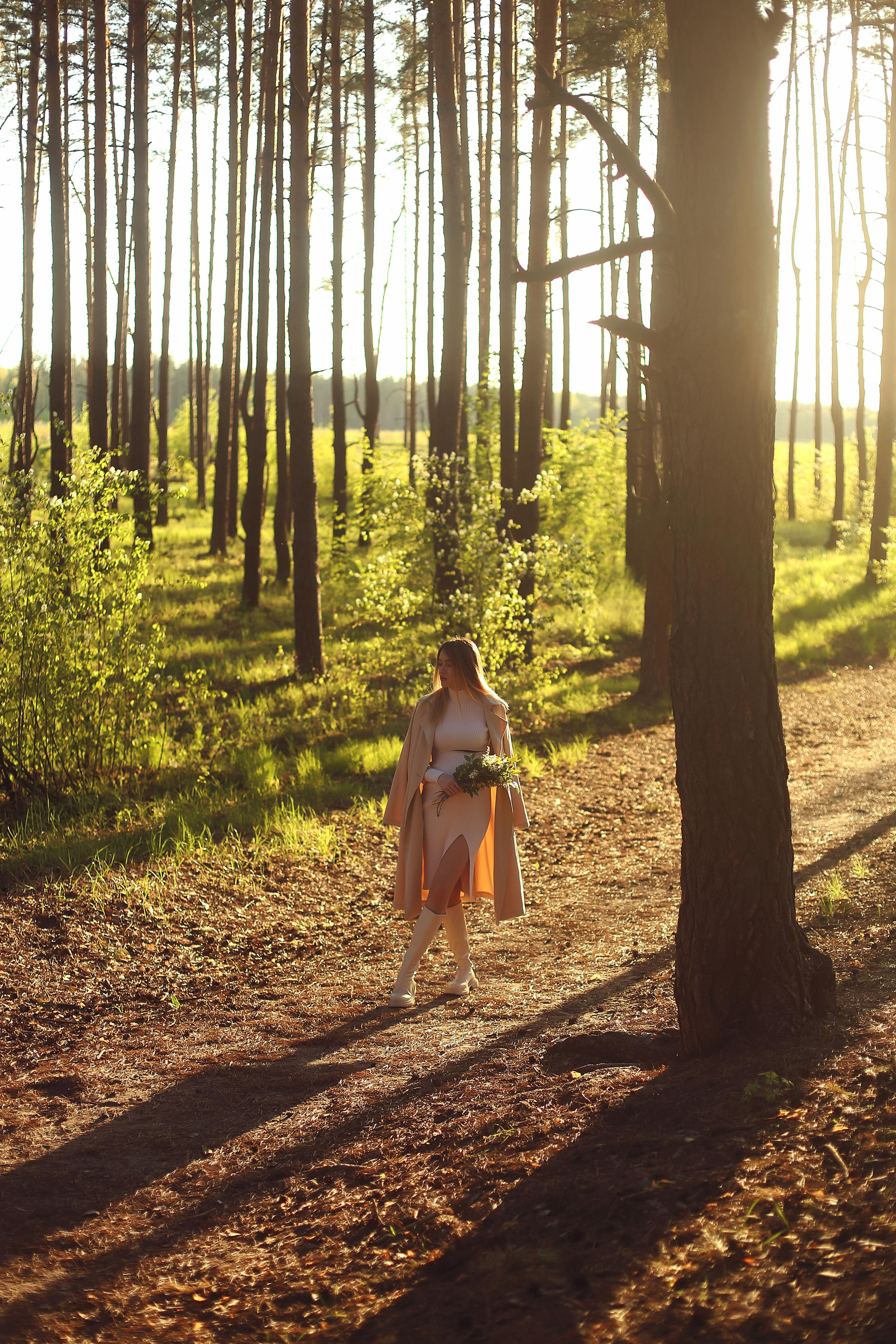 Цветущий лес на закате. Семейный фотограф в Воронеже Плотникова Алина