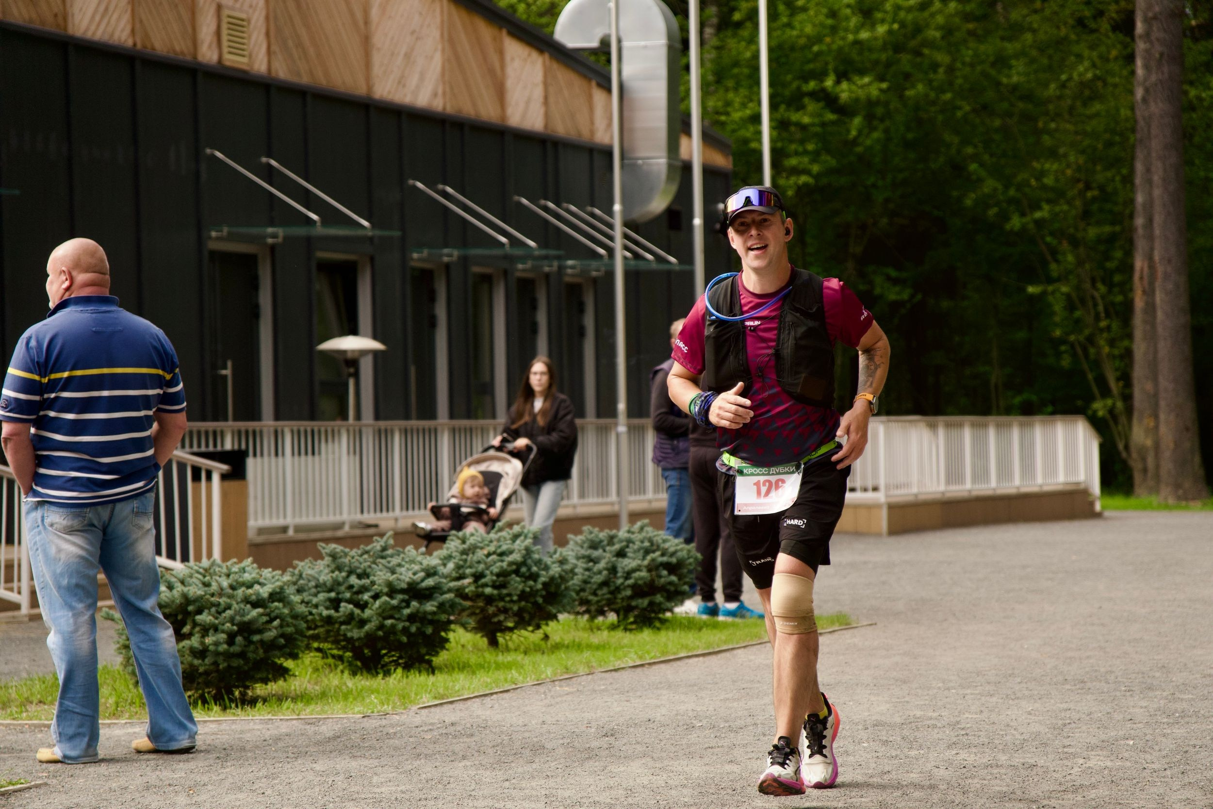 Забег в парке «Дубки». Кафе «БЕЛКА НАШЕПТАЛА». Ну оооочень концептуальное кафе