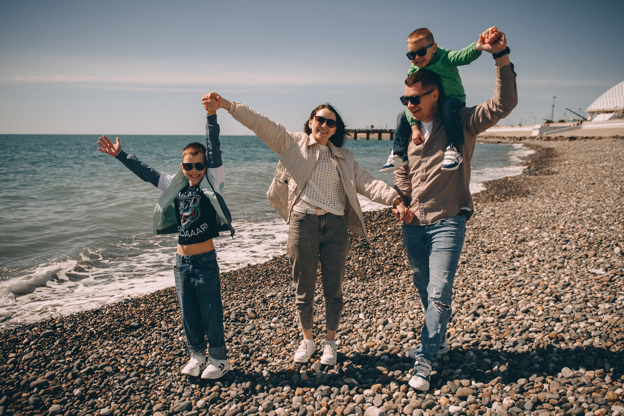 Активная семейная фотосессия с мальчуганами-непоседами. Свадебный и семейный фотограф София Невская