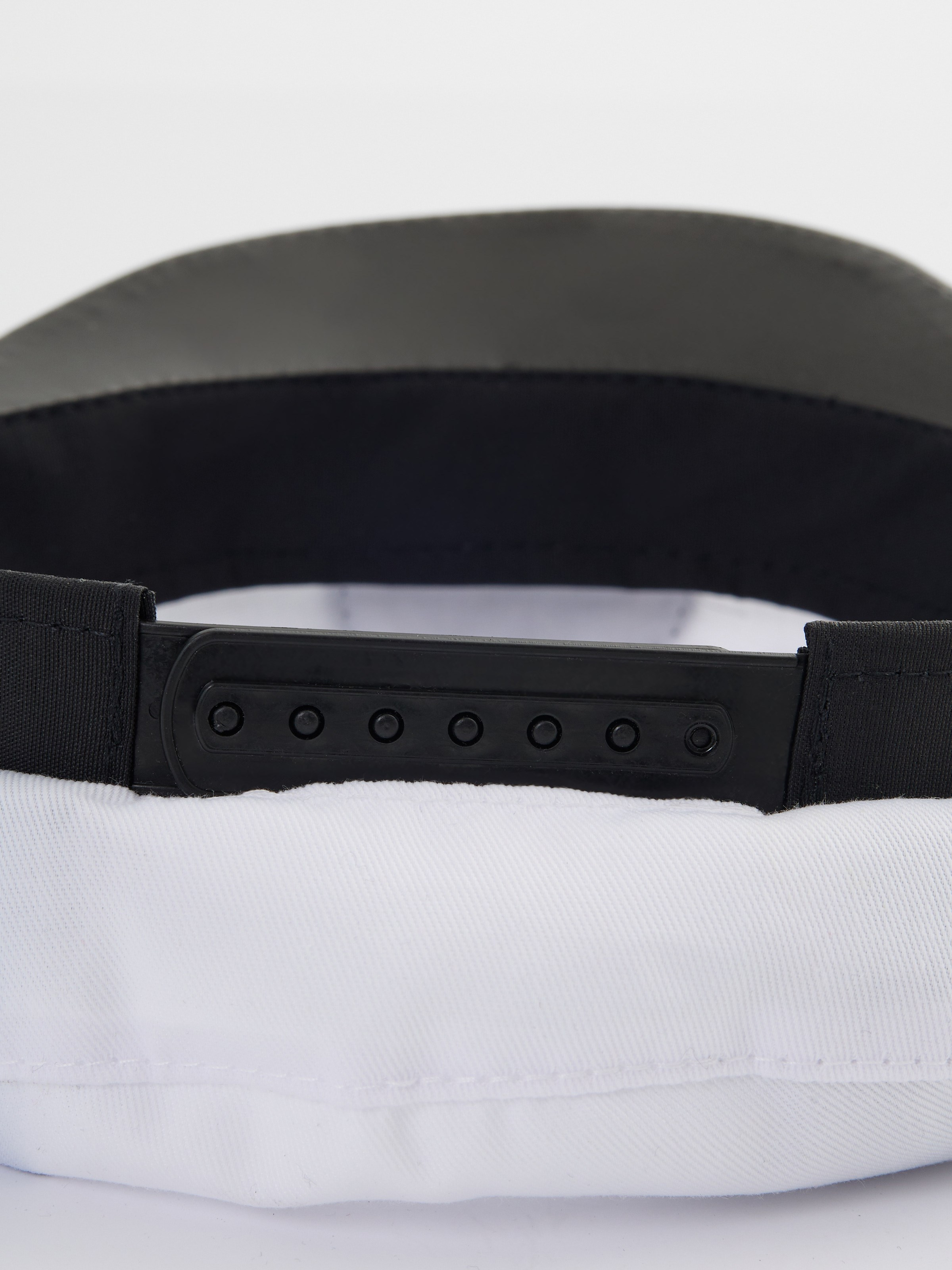 Каталожные фото одежды, сборные съемки для маркетплейсов Вайлдберриз, Новосибирск. Съемка фото и видео для маркетплейсов Вайлдберриз, Озон в Новосибирске