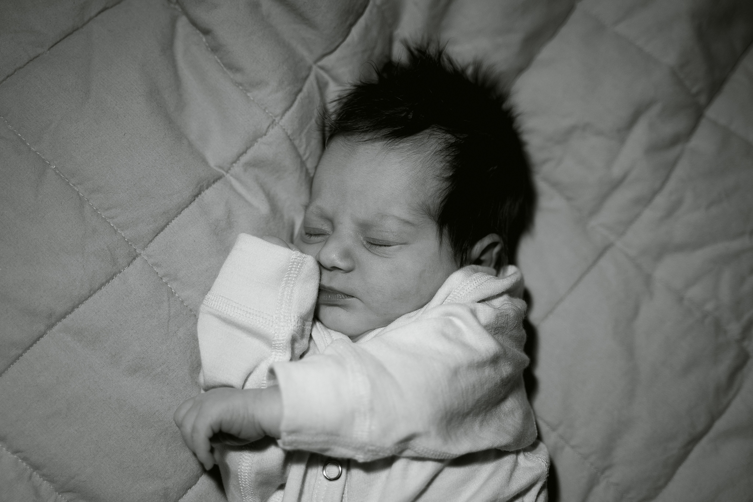 Фотосессия новорожденных в Москве — ньюборн / newborn фотосессия. Фотографы на роды в Москве. Фото и видео родов. Фотопроект «Продолжение рода»