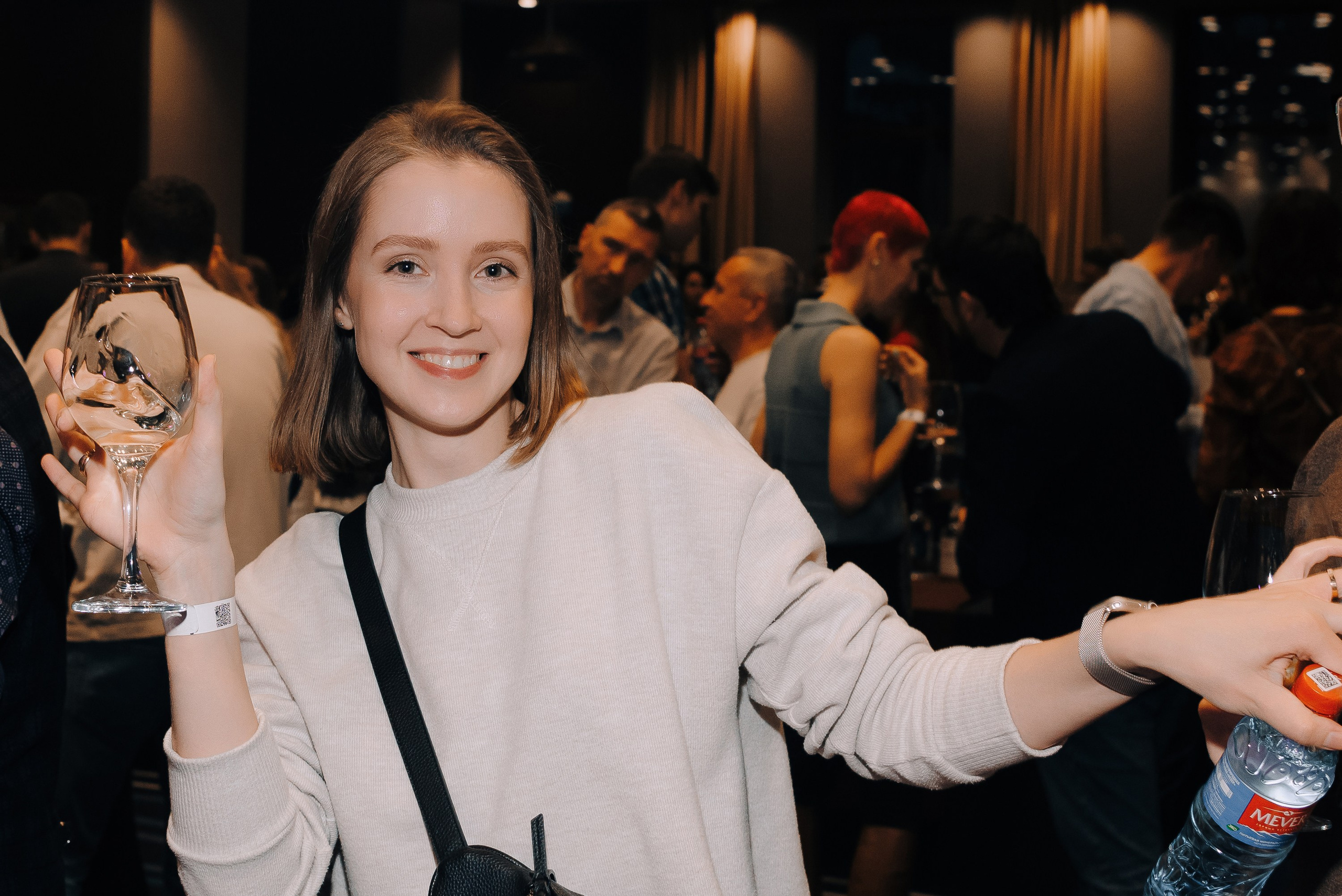 ФЕСТИВАЛЬ ВИНА И КРЕПКИХ НАПИТКОВ МАВТ-ВИНОТЕКА. Репортажный фотограф Зуев Роман г. Челябинск