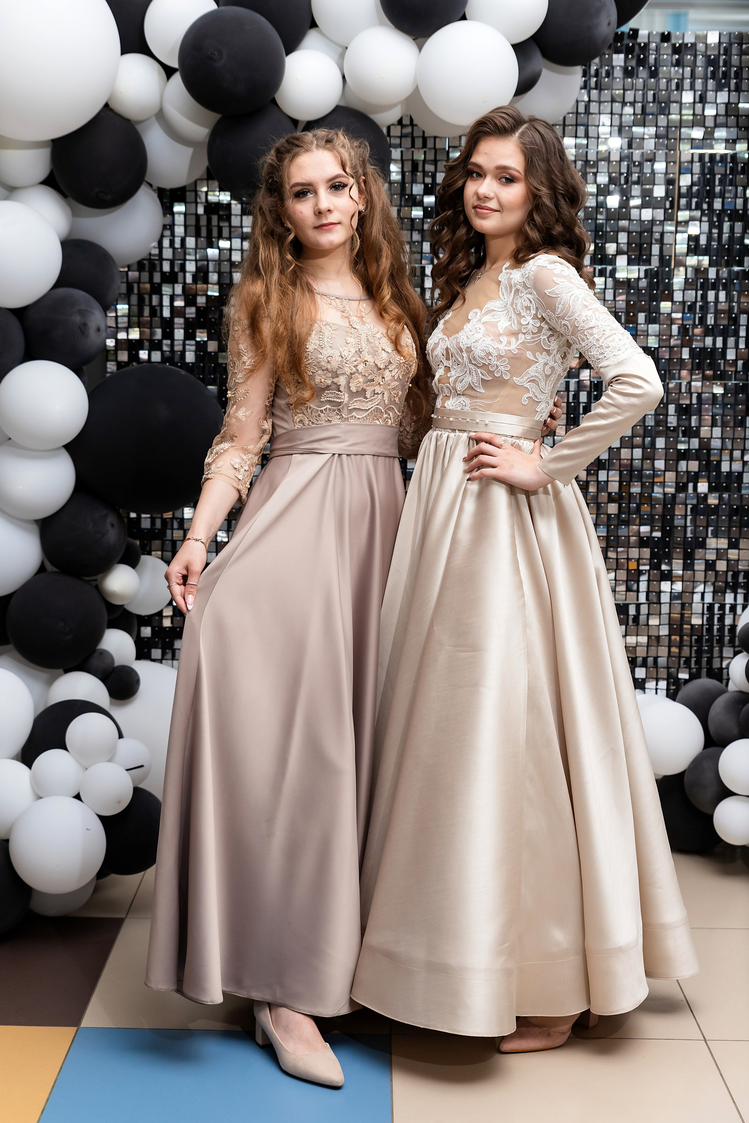 Фото выпуск 11 класс. Свадебный фотограф Марина Суворова и видеооператор Олег Петров