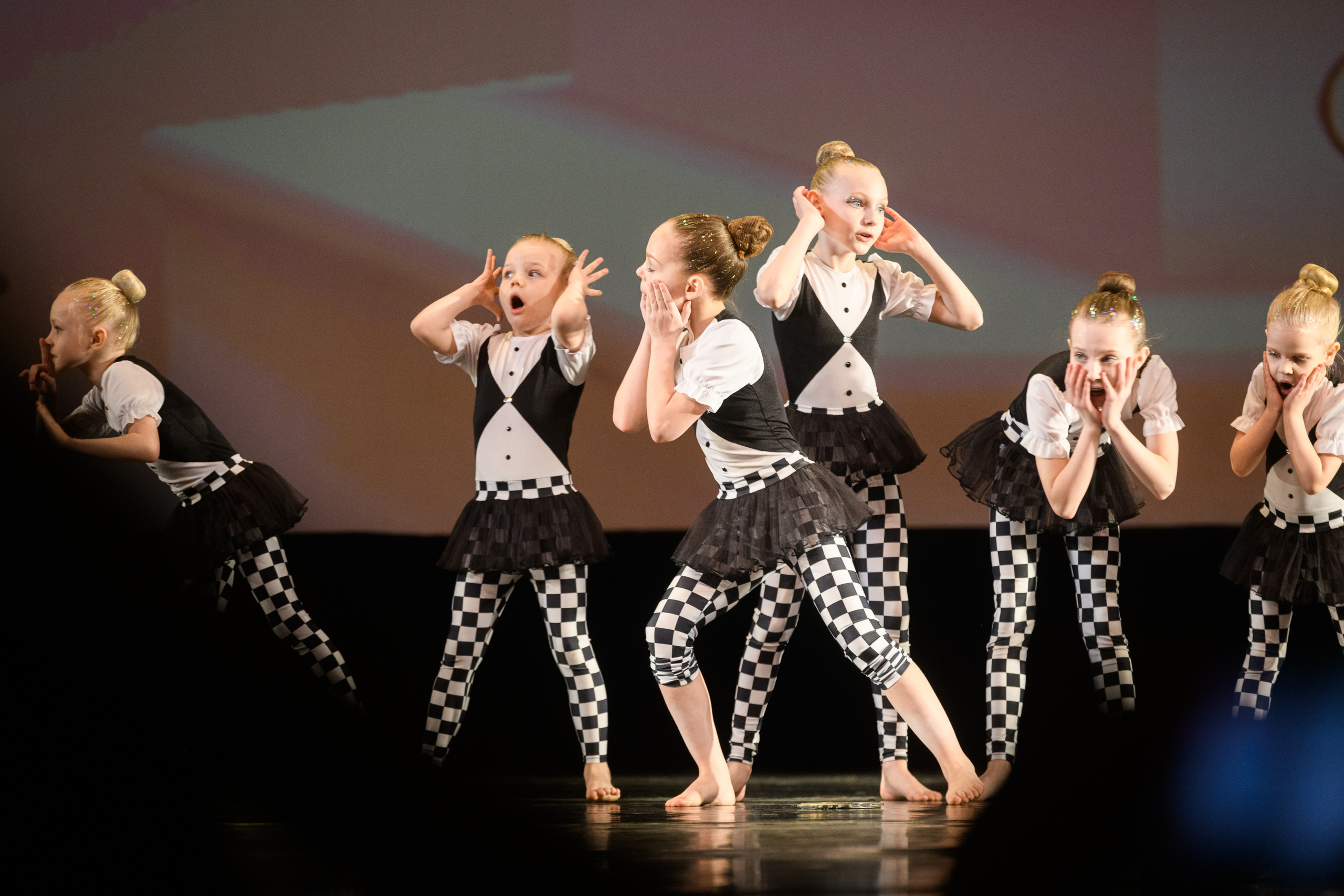 23 апреля, часть 1, БКЗ Октябрьский, г. Санкт-Петербург. Золотое яблочко