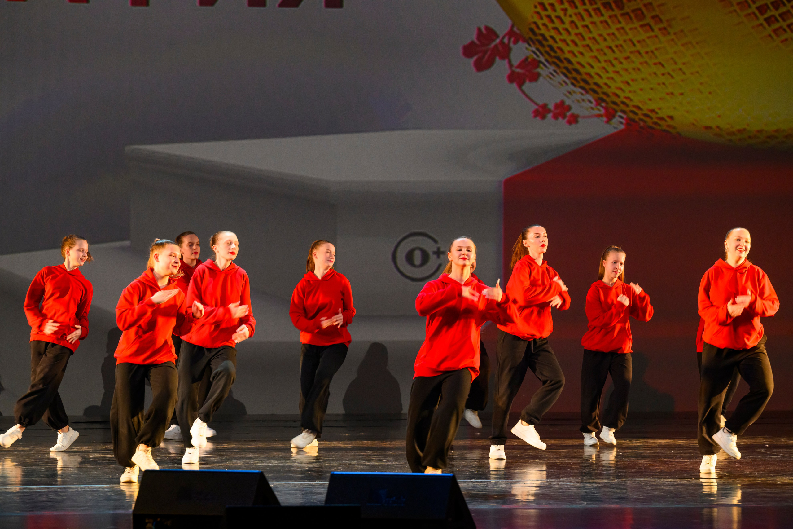 23 апреля, часть 1, БКЗ Октябрьский, г. Санкт-Петербург. Золотое яблочко