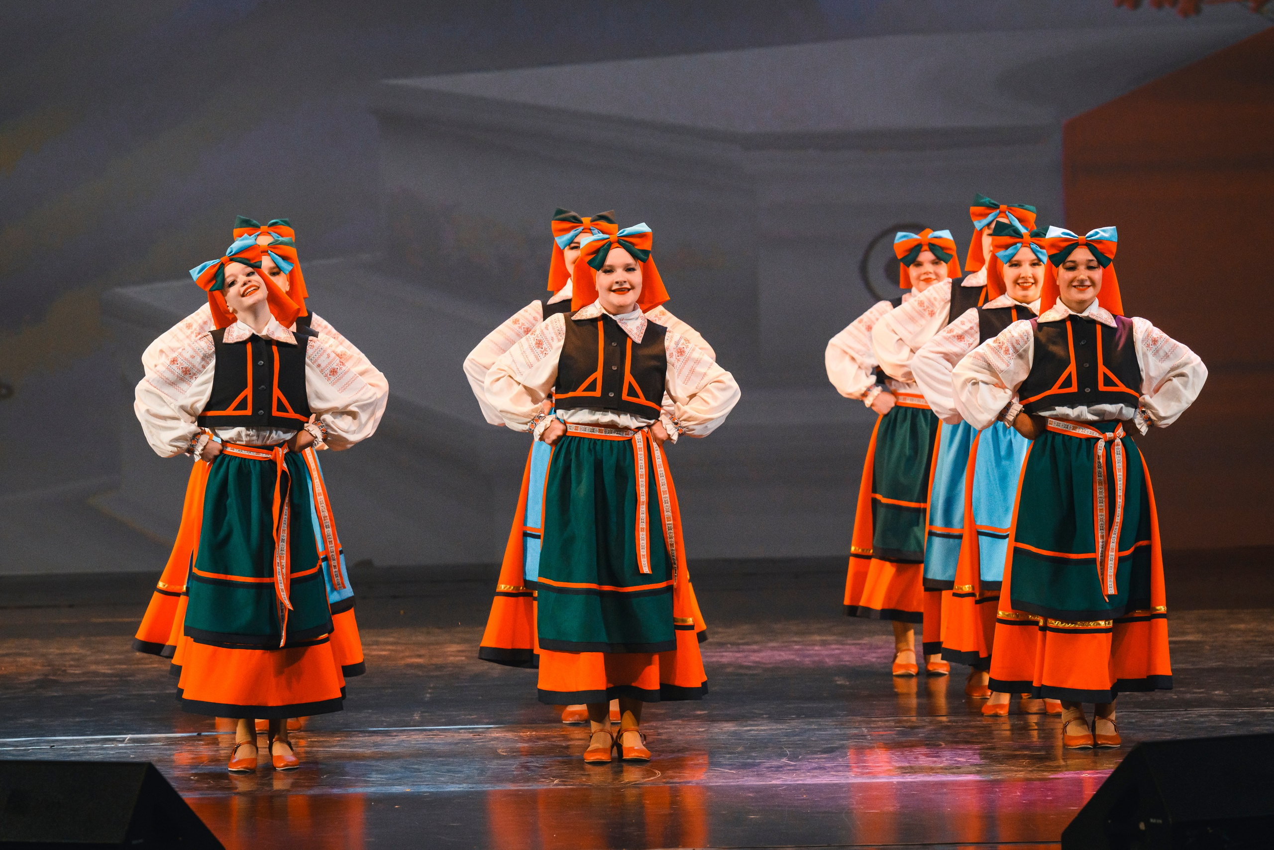 23 апреля, часть 1, БКЗ Октябрьский, г. Санкт-Петербург. Золотое яблочко