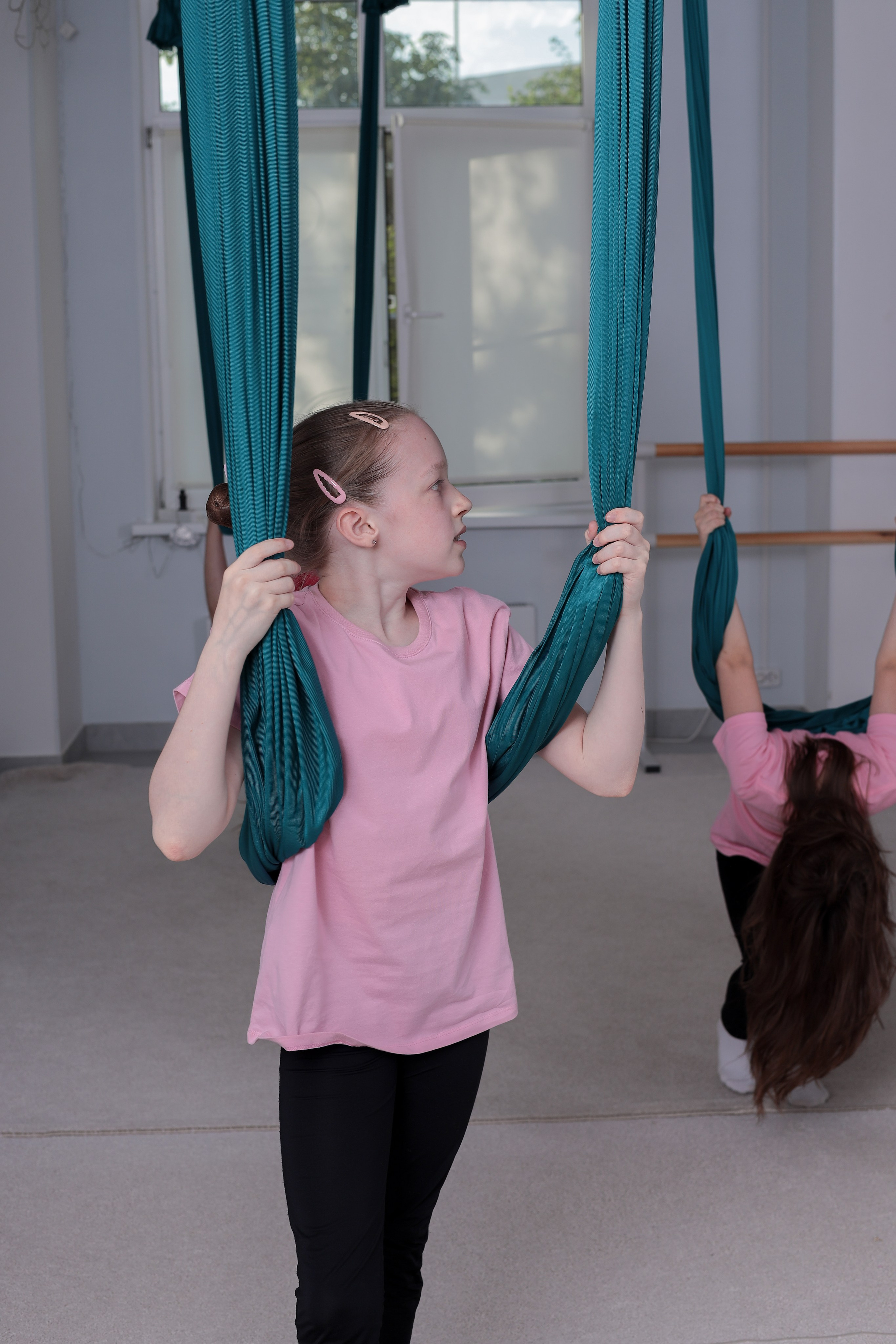 Детская аэройога. Фотограф Надршина Лилия