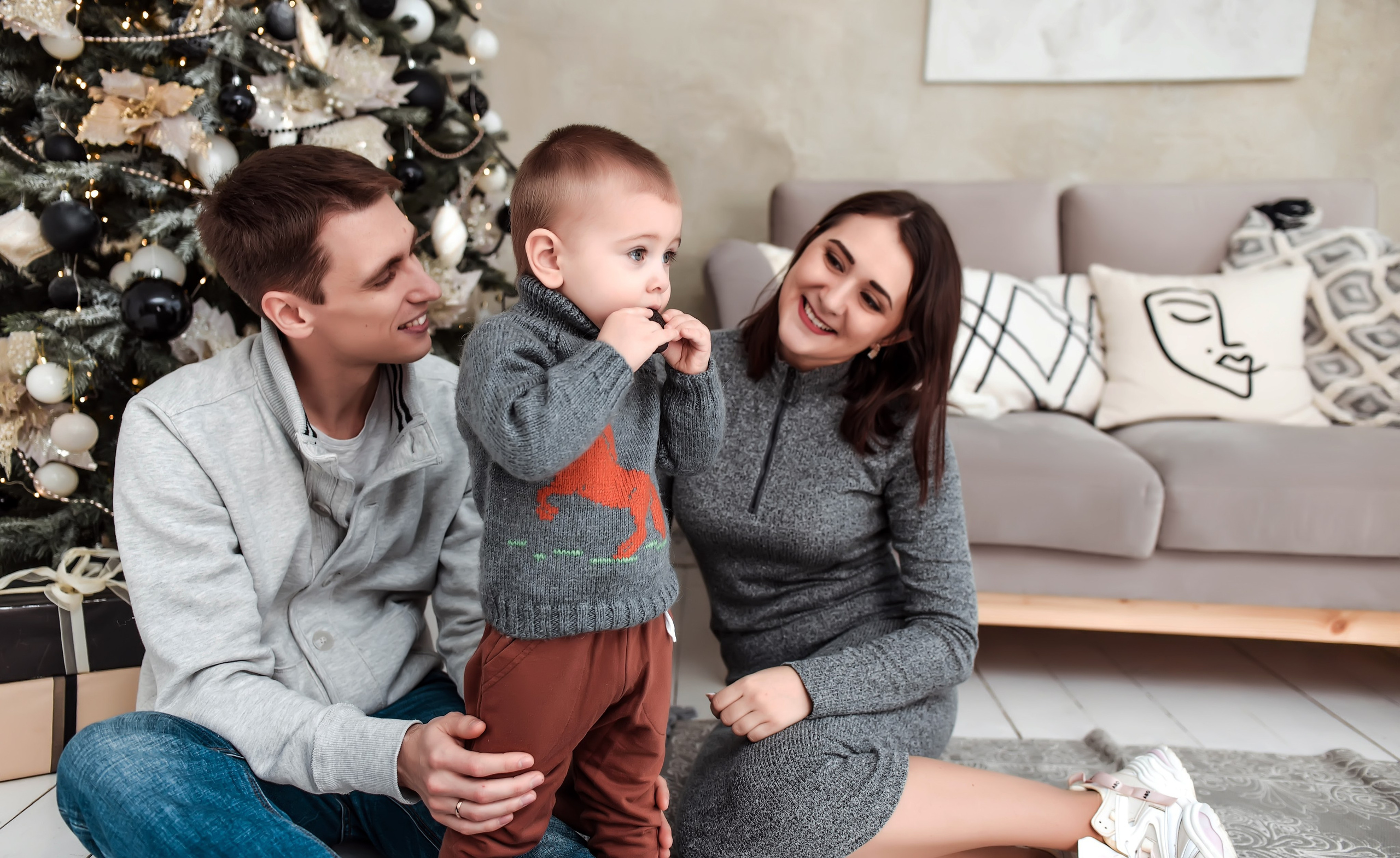 Новогодняя семейная. Свадебный, семейный, детский, контент фотограф в Омске Максим Ильин