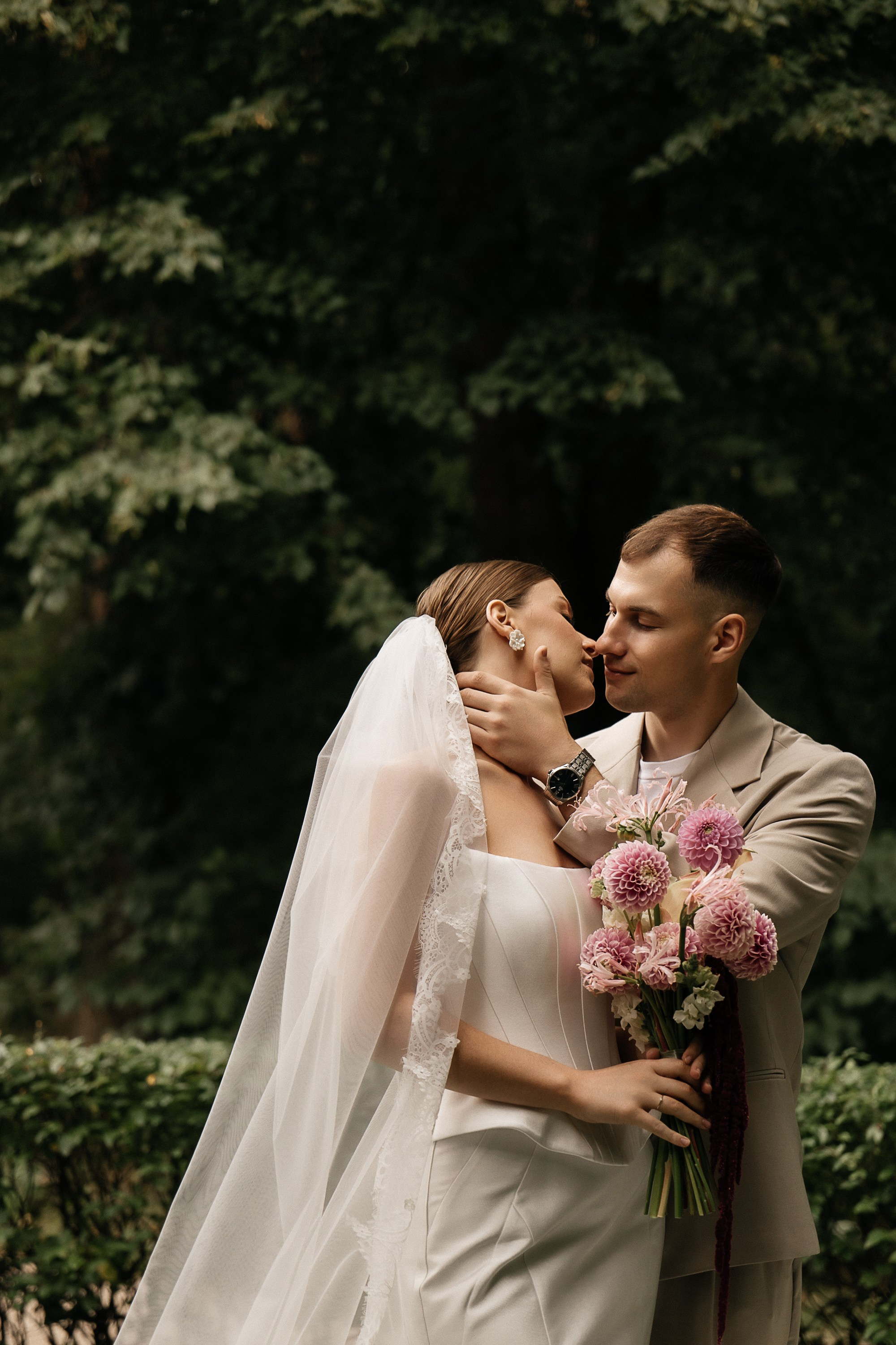 Свадьбная фотосессия в отеле Кронон (Гродно, Беларусь). Свадебный и семейный фотограф Виолетта Сидельникова. Краснодар, Россия, Беларусь, Европа