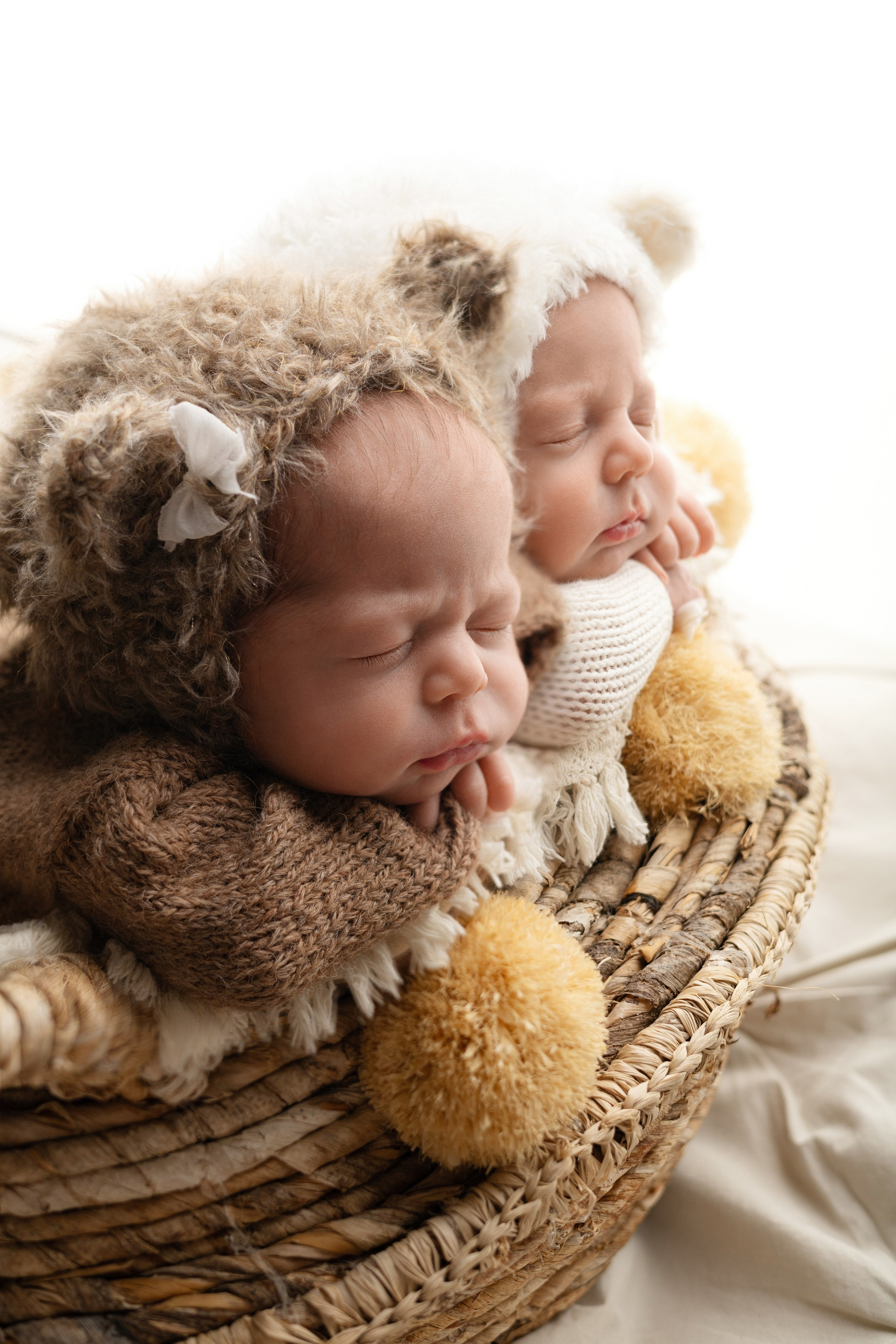 Злата и Ева. Лилия Алтухова — фотограф новорожденных в Москве и области