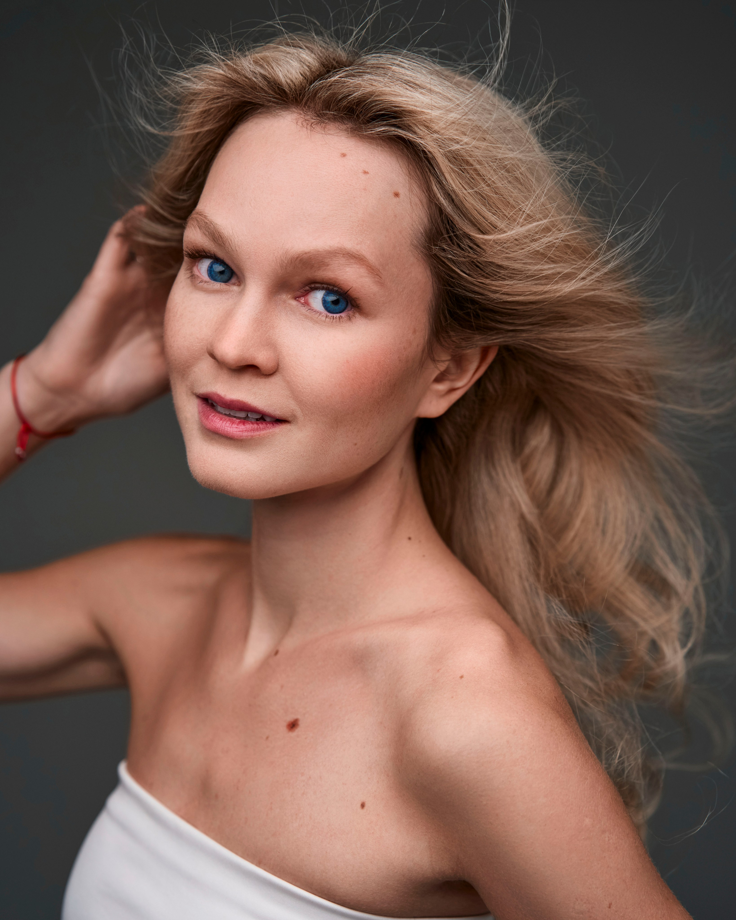 Актерское портфолио на цветных фонах