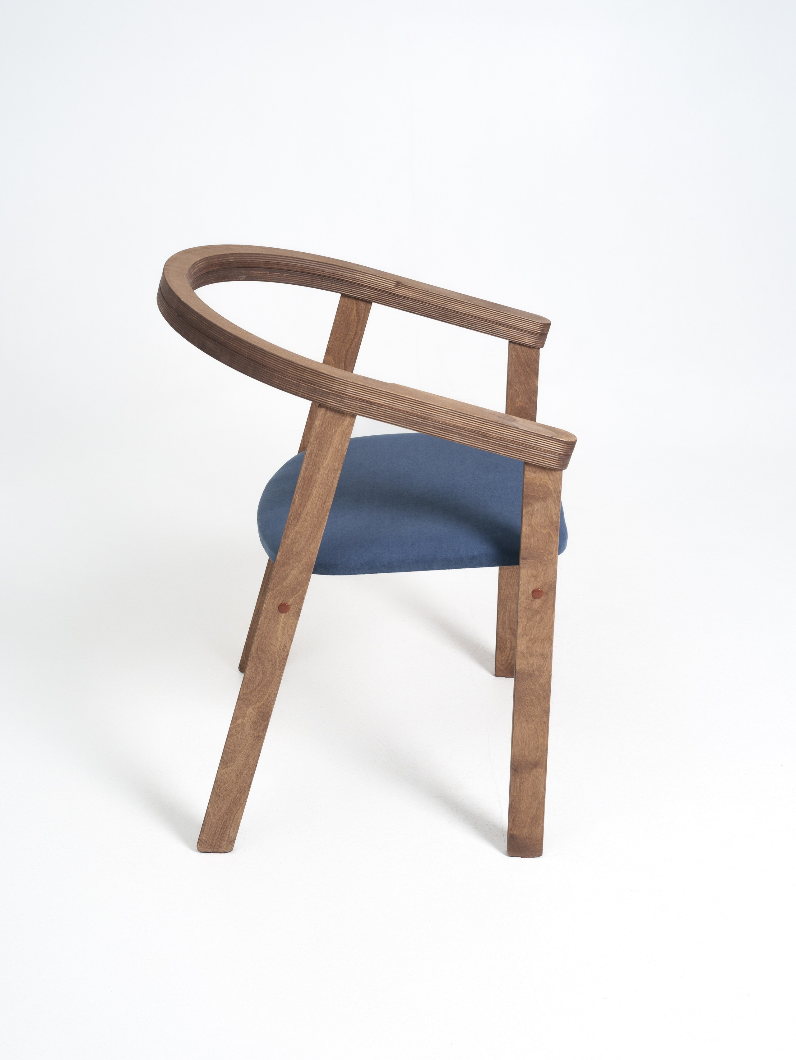 Столы и стулья для маркетплейсов. Иван Упоров — фотограф, рилсмейкер чебоксары