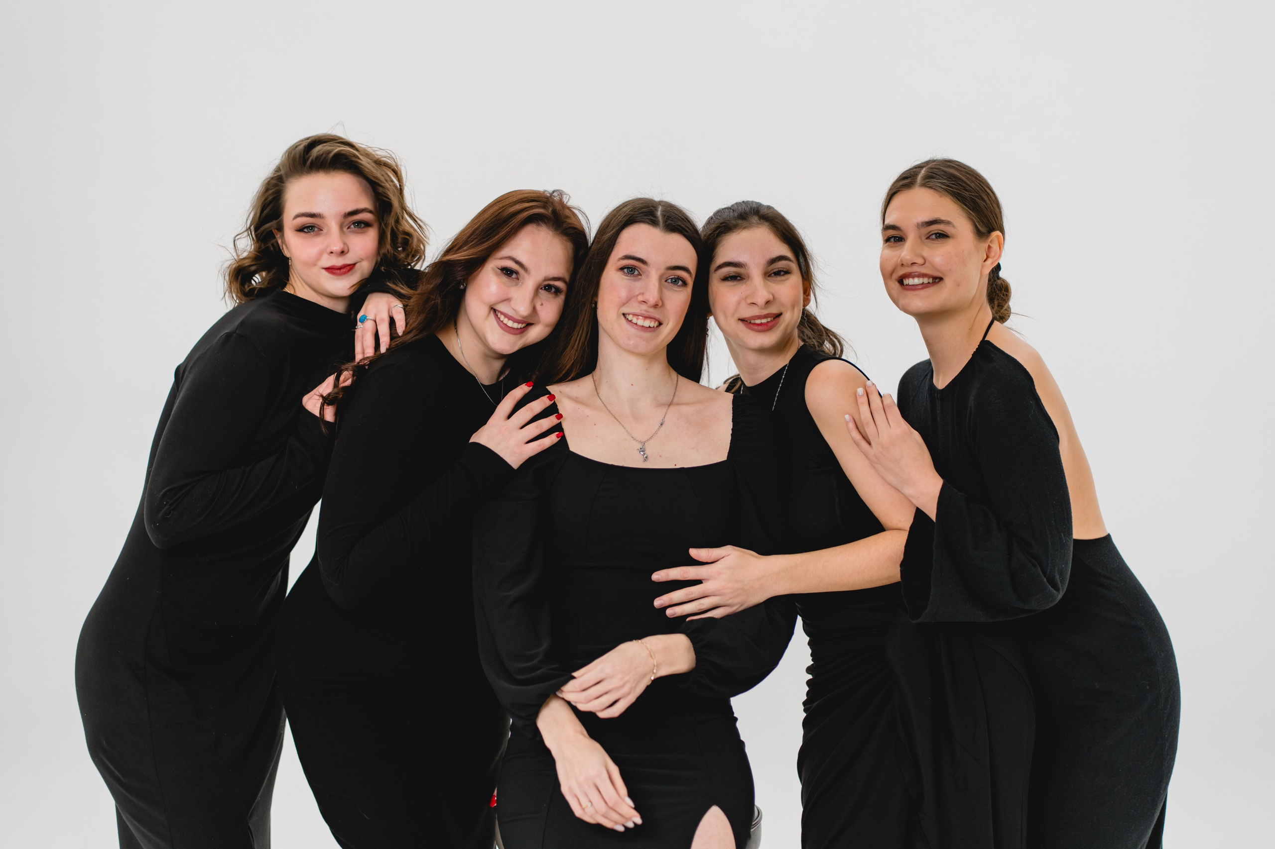 Студийная групповая фотосессия. Свадебный и индивидуальный фотограф Аля Мамакова