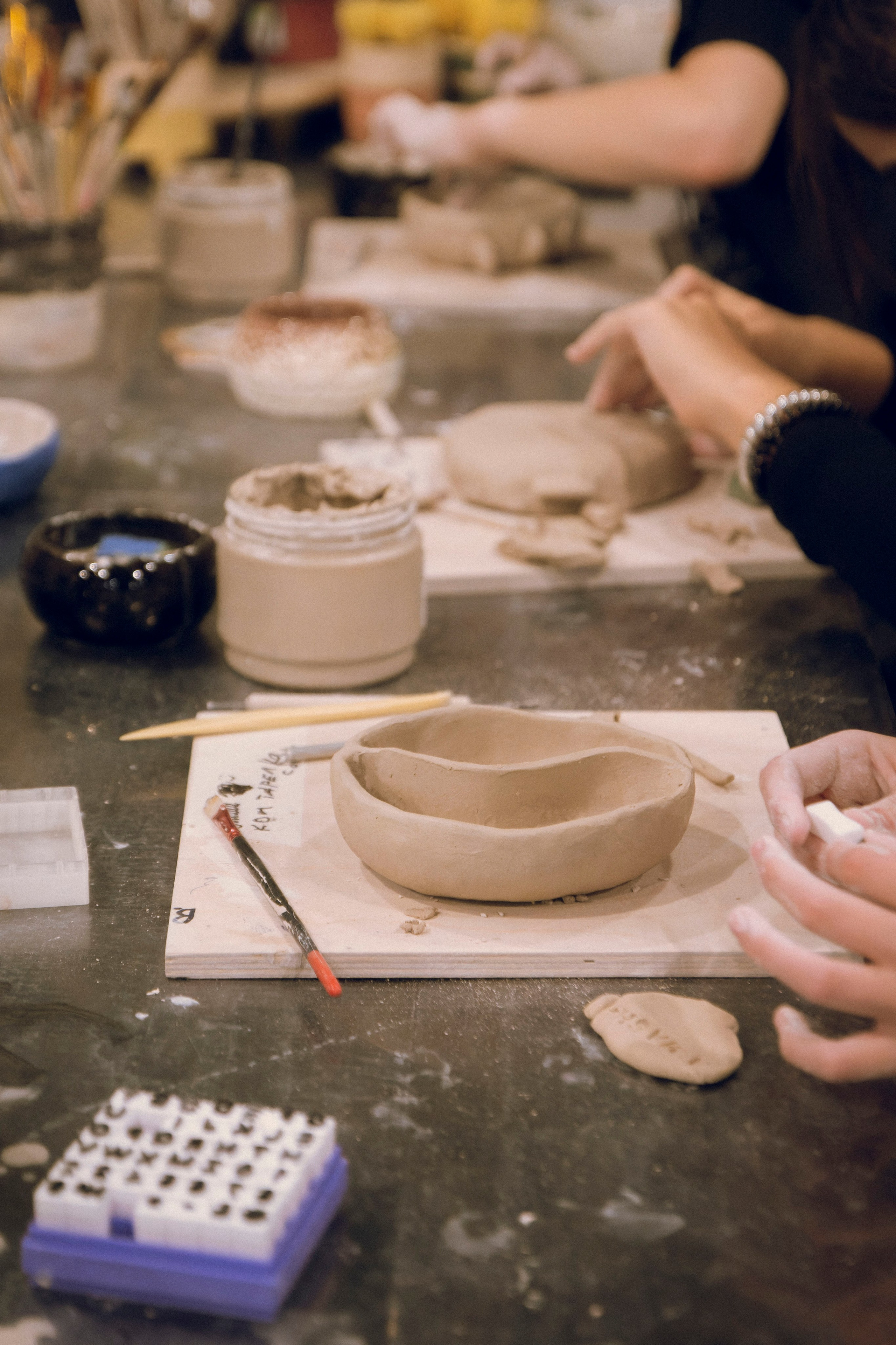 В гончарной мастерской. Плак или Квак