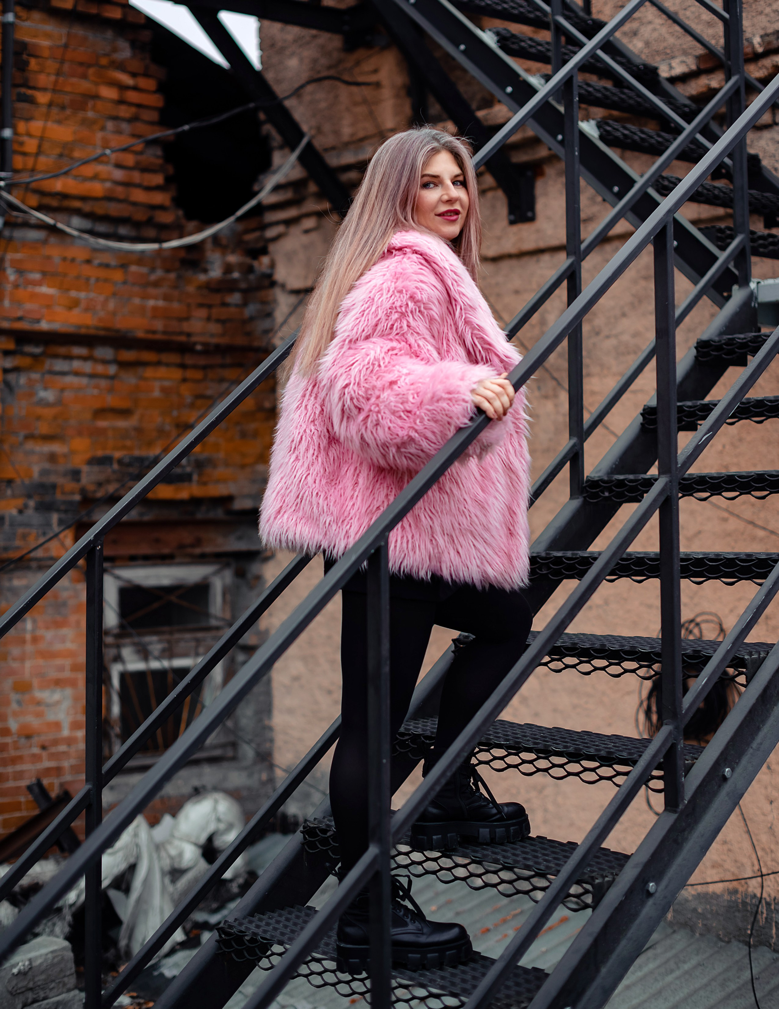 Съемка Марии в розовой шубе. Фотограф Тула творческие фотосессии недорого Ольга Ромашина