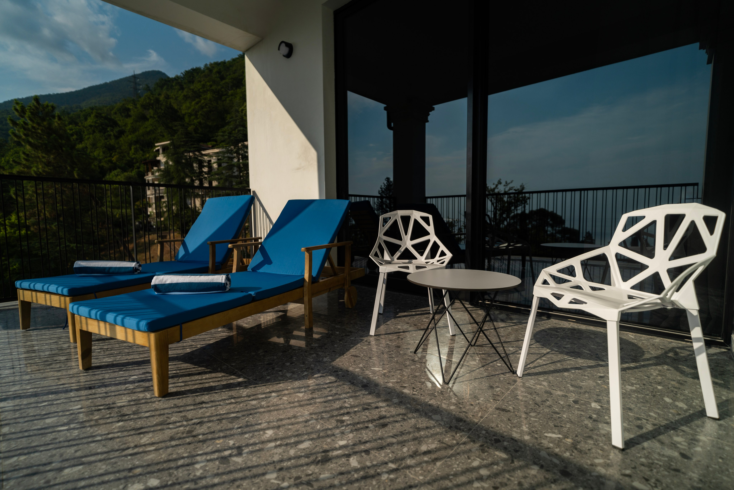 Отель Юпшара. Главная