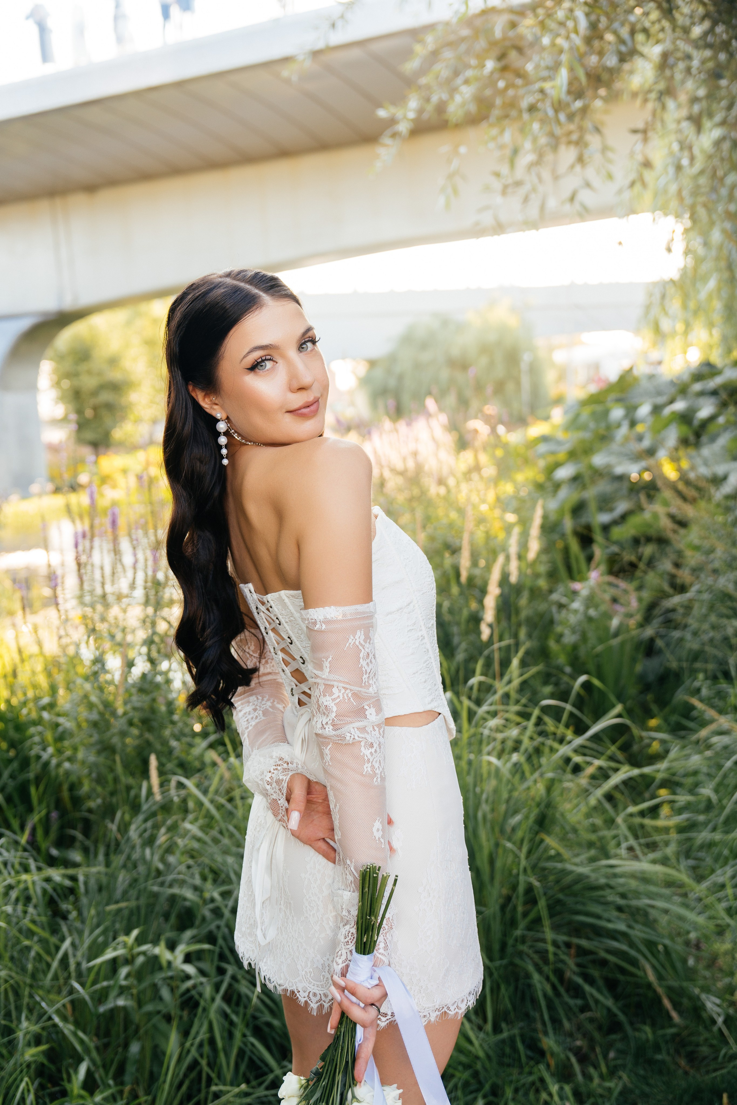 Свадебная фотосессия в Москве у высотки на Котельнической набережной. Свадебный фотограф в Москве Анна Полушина