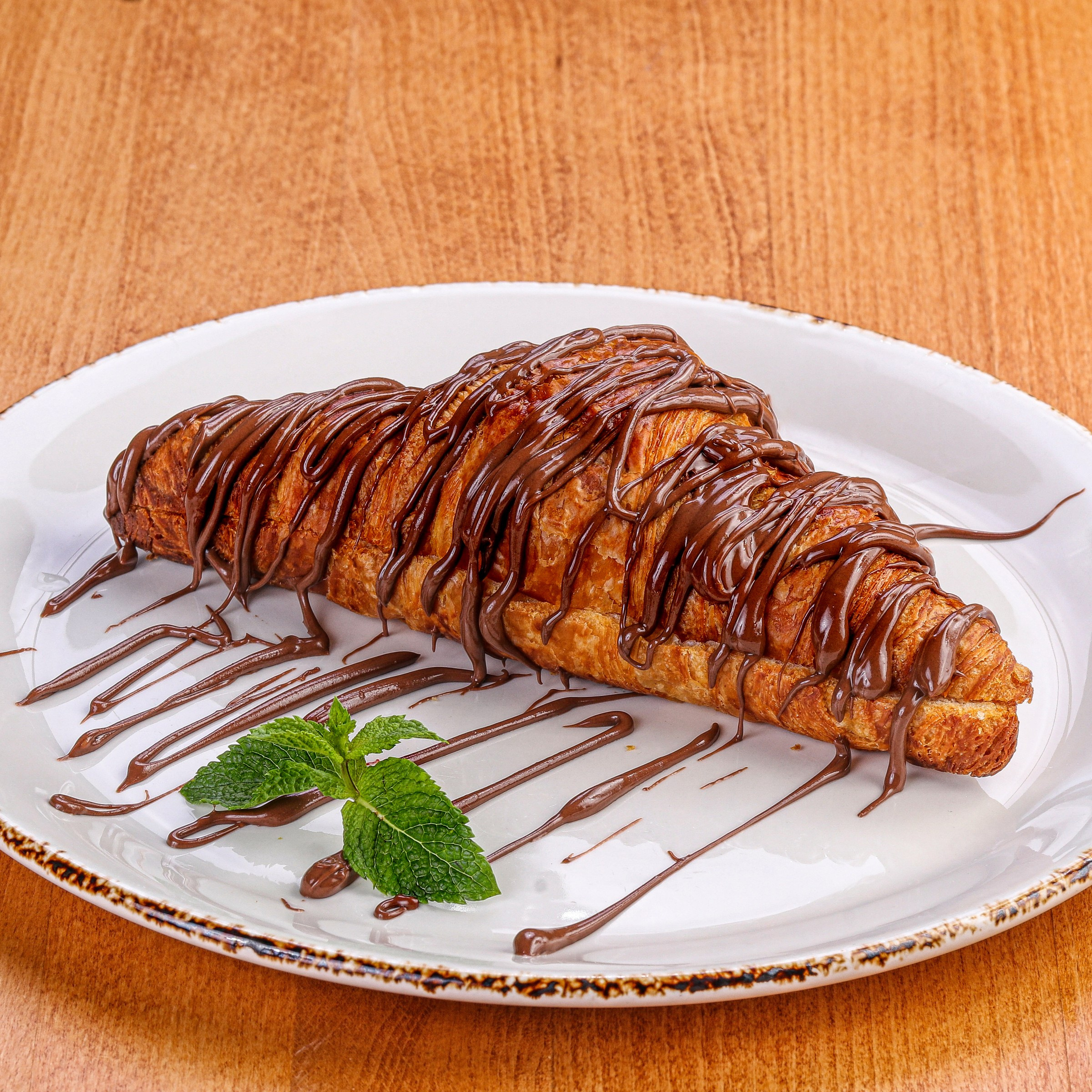 Фотосъемка десертов и выпечки. Заказ по тел.: +7 (906) 006-90-22. Фуд-фотограф Андрей Старостин — съемка еды в Москве. 9000 руб. в час