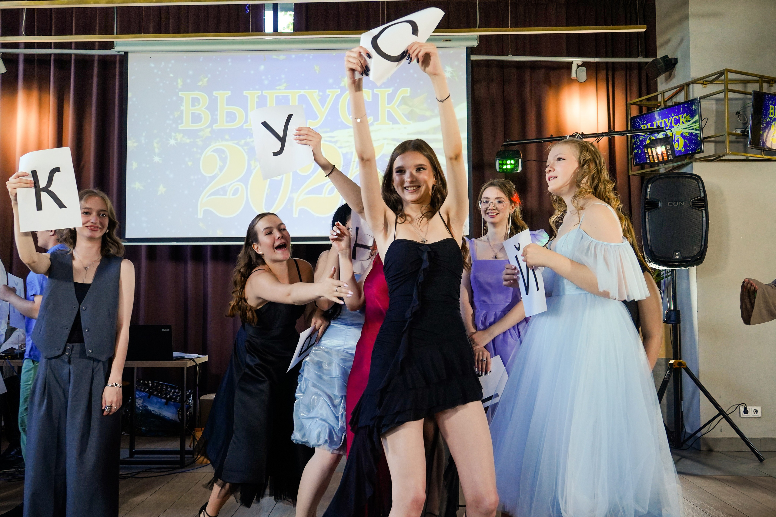 Выпускной вечер, гимназия № 40, 9 класс. Семейный и портретный фотограф в Екатеринбурге Анна Лобанова