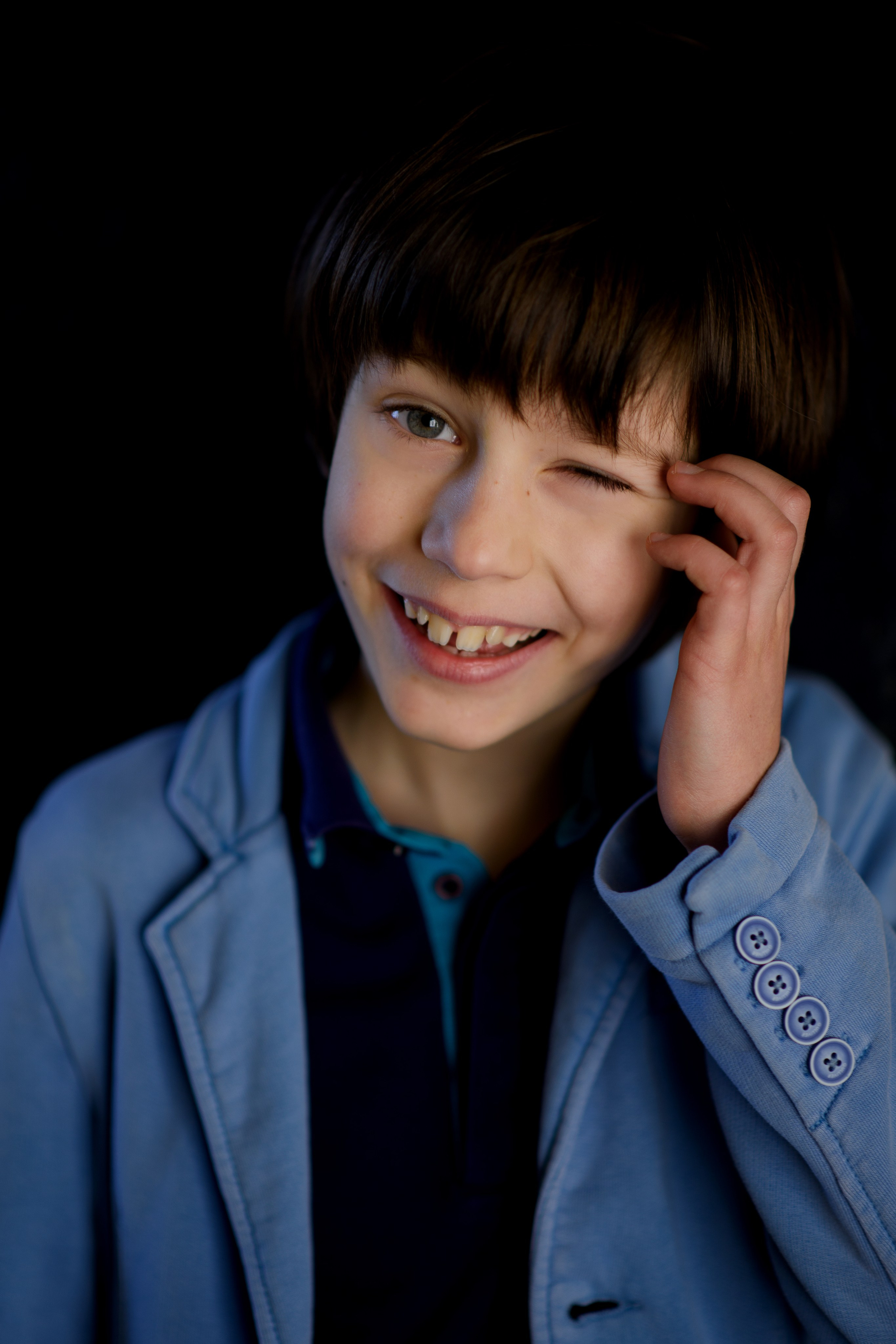 Фотосессия мальчика в старом городе. Главная