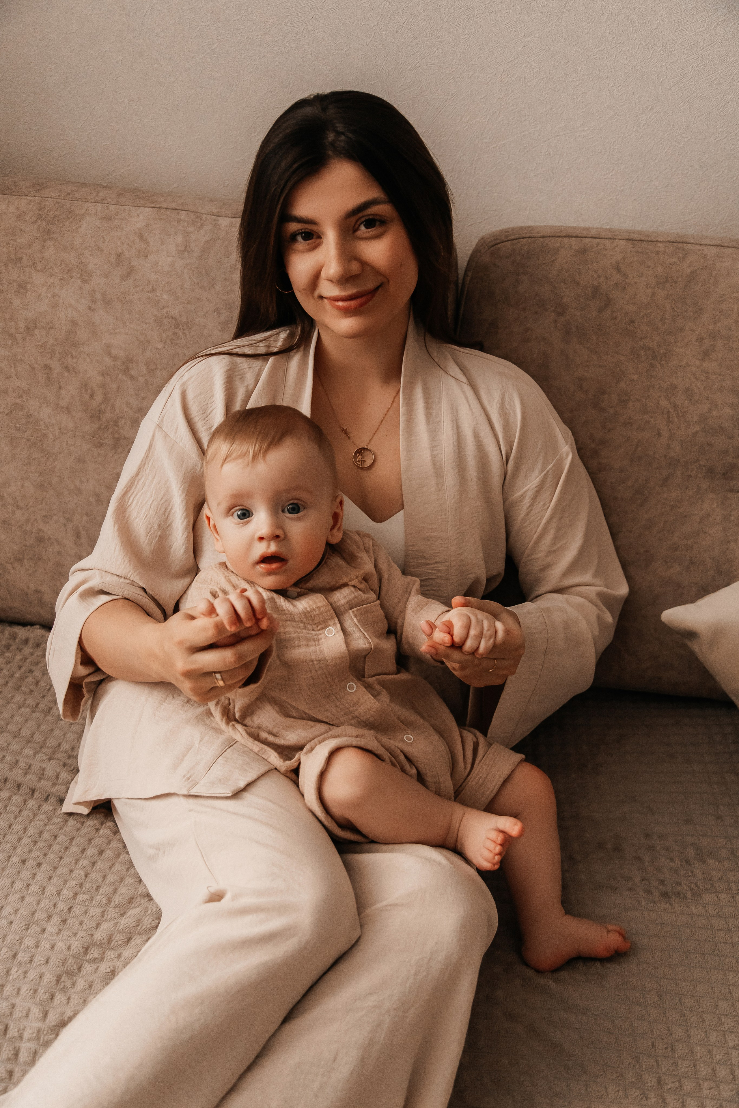 Домашняя съемка мамы с малышом Екатеринбург. ТОПовый фотограф новорожденных newborn и беременности, Екатеринбург