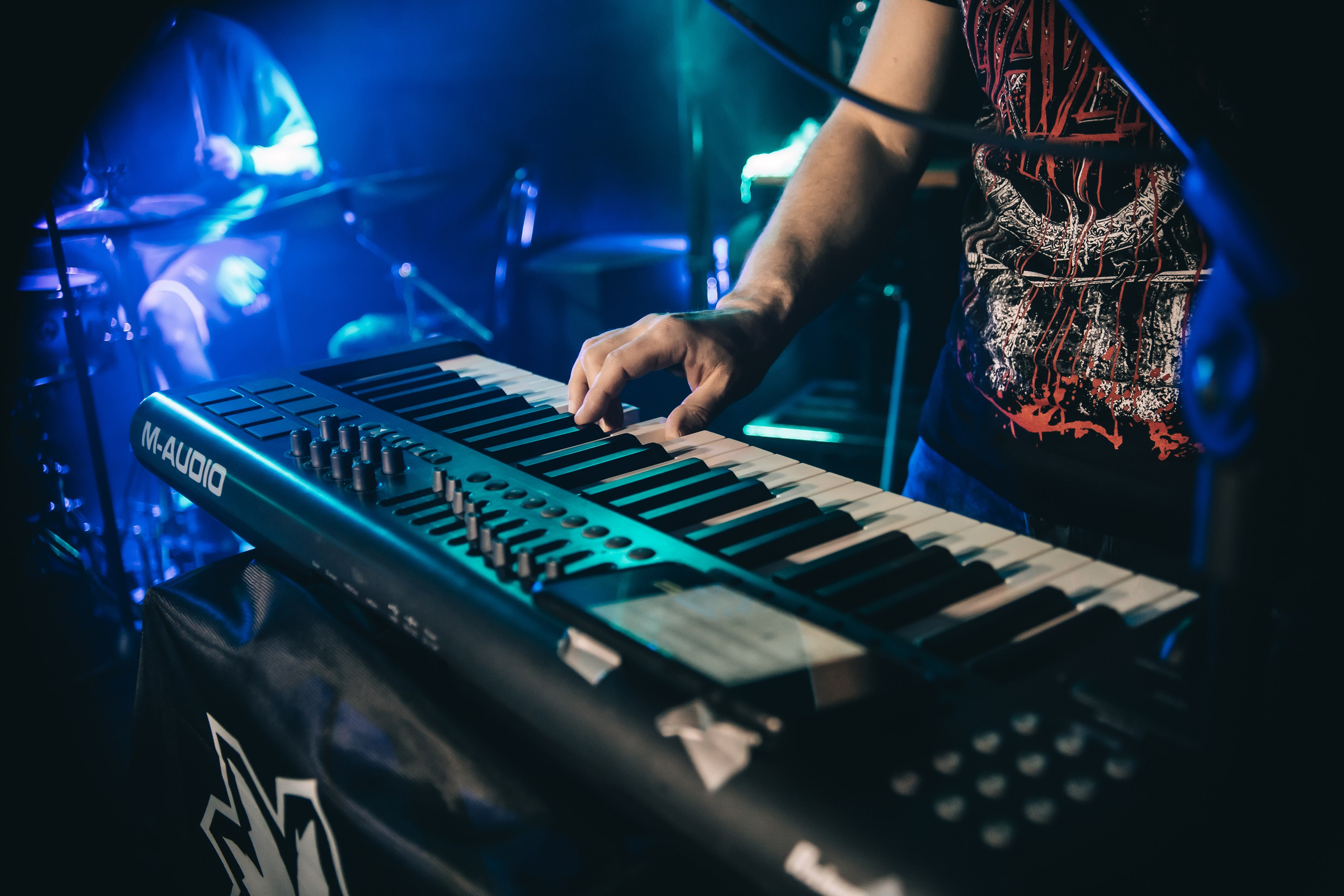 Потомучто. Красноярск, 28.02.2025, бар 64/6. Фотограф Регина Крикунова г. Красноярск