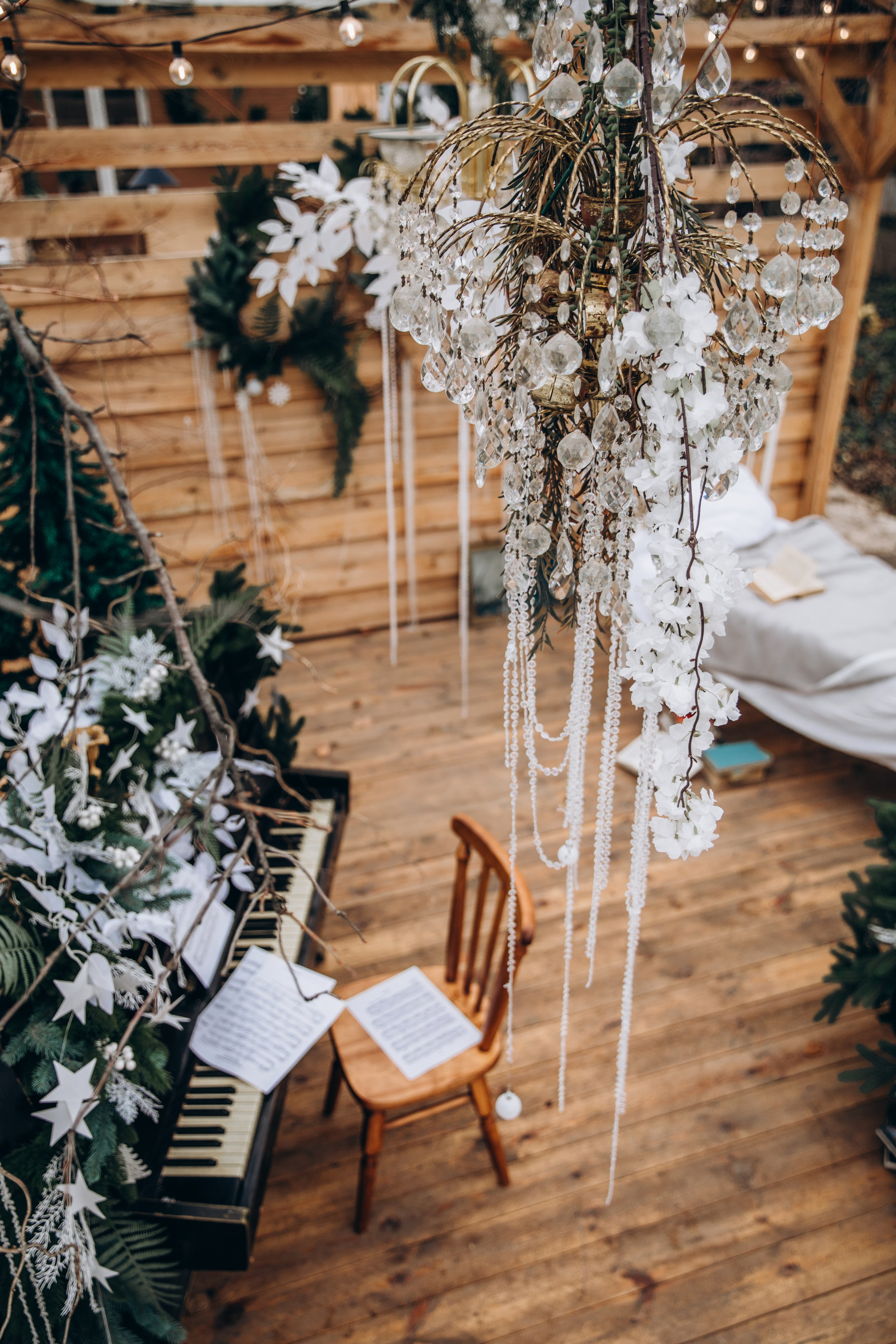 Уличная локация «Лесной дом». Фотостудия в Мариуполе «Берлога»