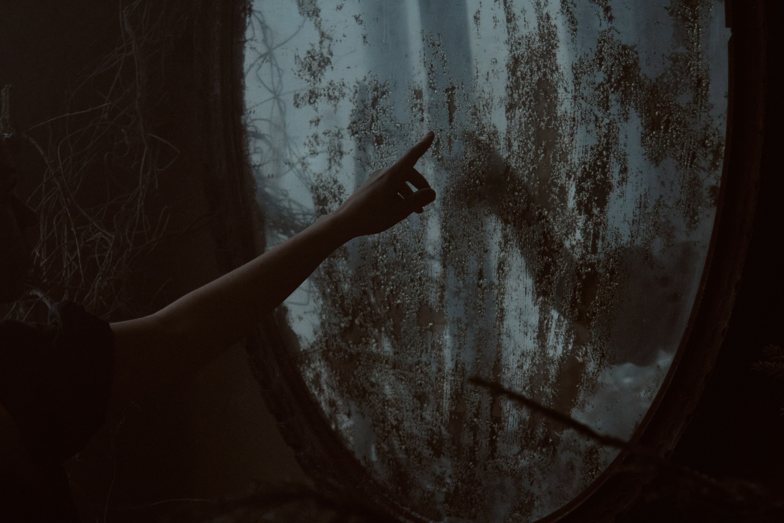 Тень. Фотограф лавстори Москва/МО Приятелева Ангелина