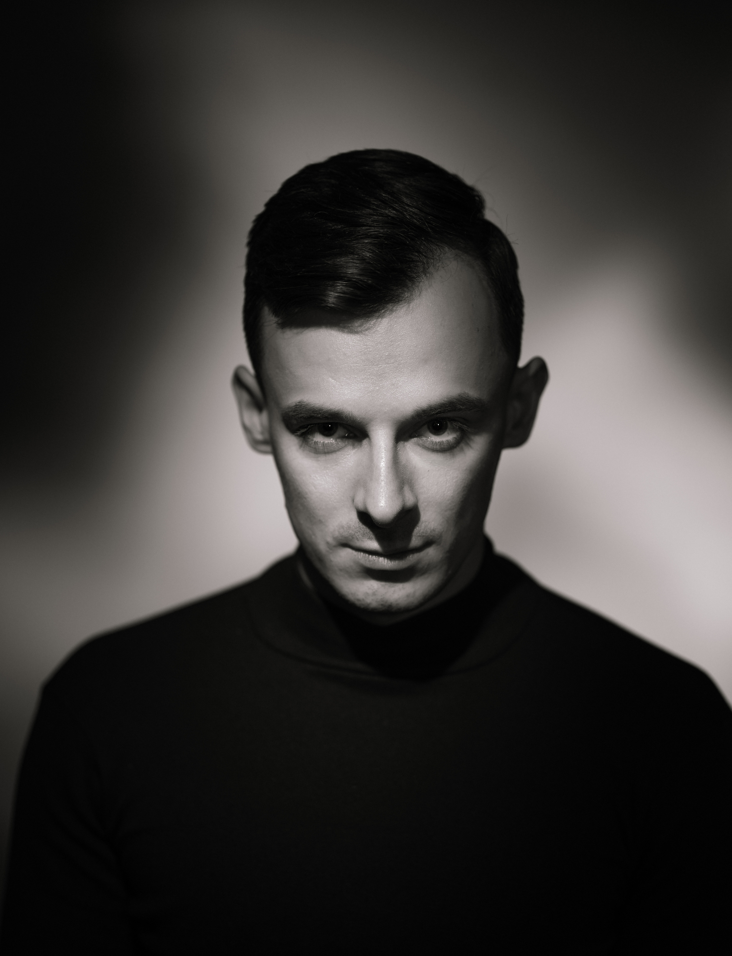 Анонс студийной съемки Данил Благо. Портретная съемка в Москве, студийный фотограф Игорь Фомин