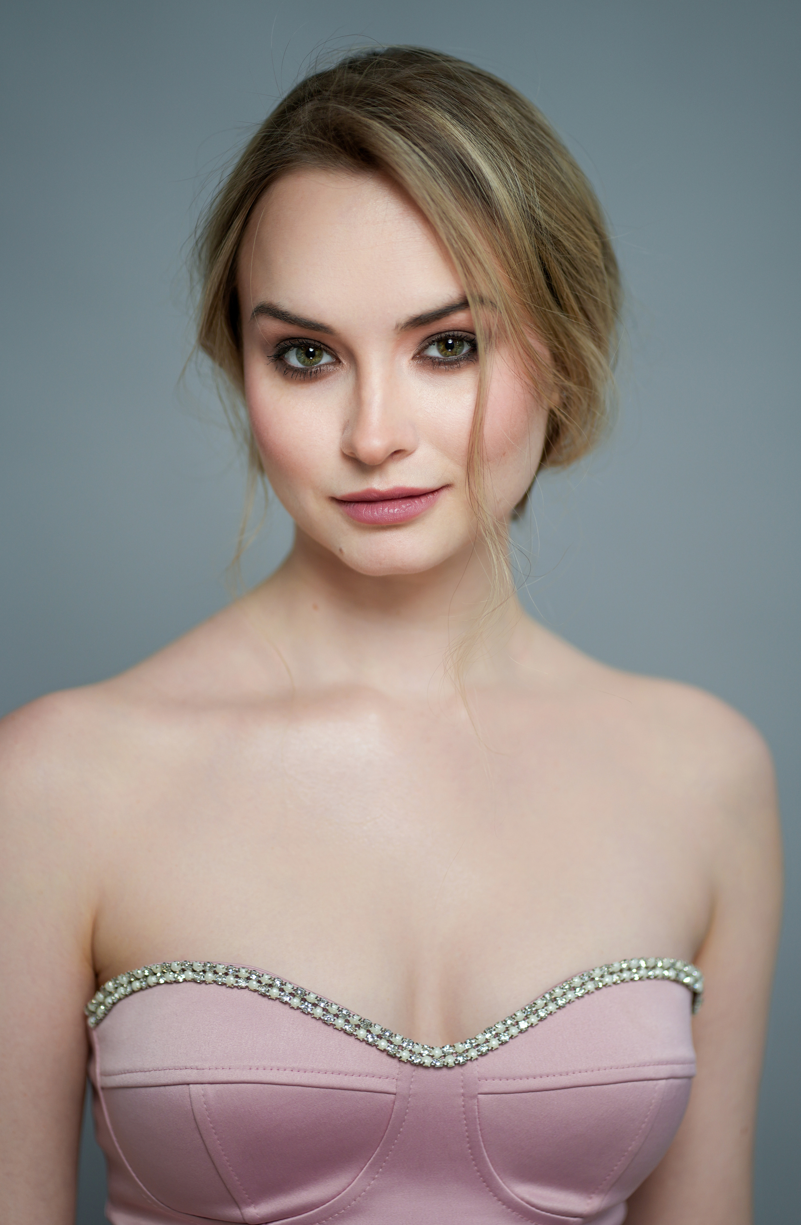 Даша Севостьянова актерское портфолио. Портретная съемка в Москве, студийный фотограф Игорь Фомин