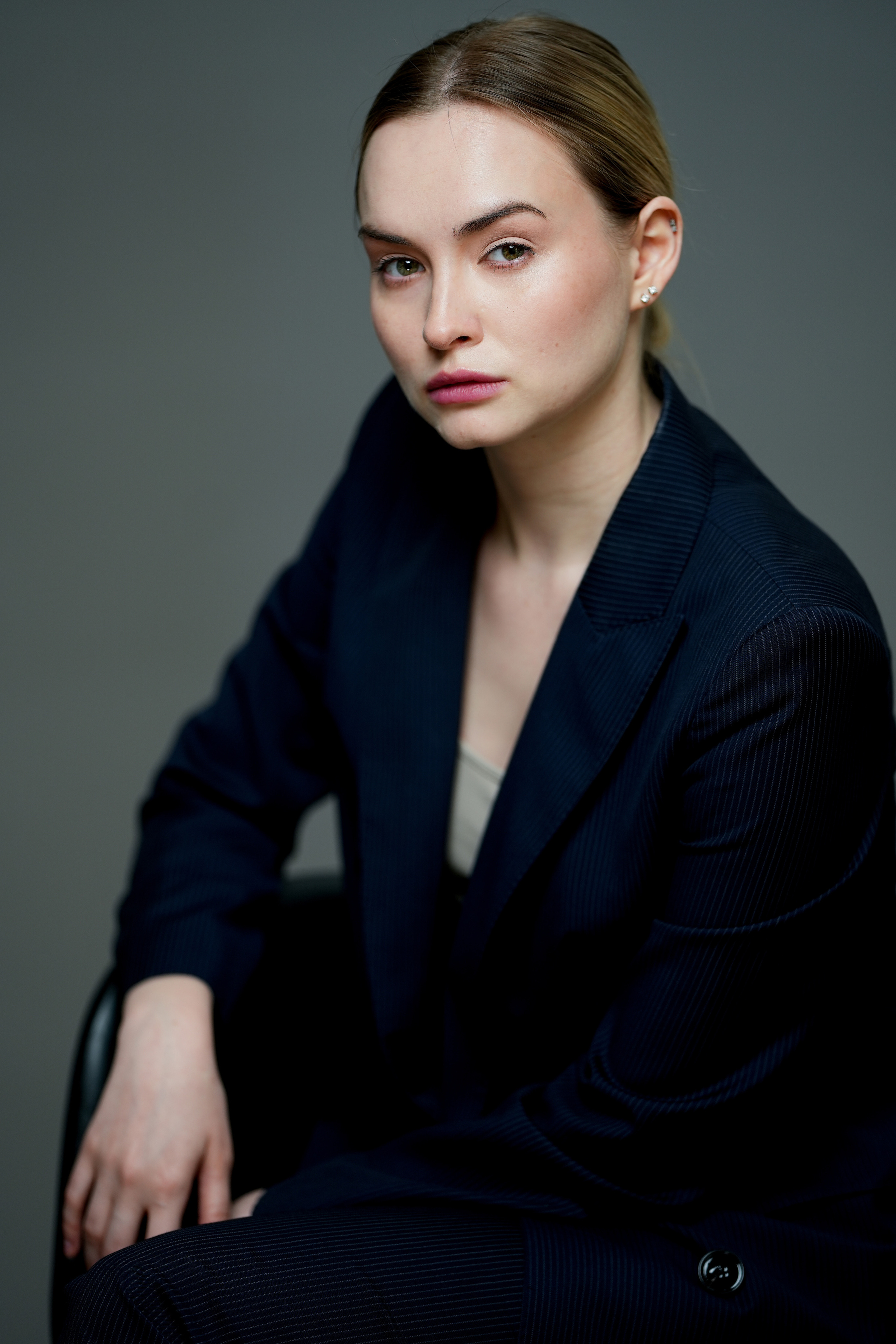 Даша Севостьянова актерское портфолио. Портретная съемка в Москве, студийный фотограф Игорь Фомин
