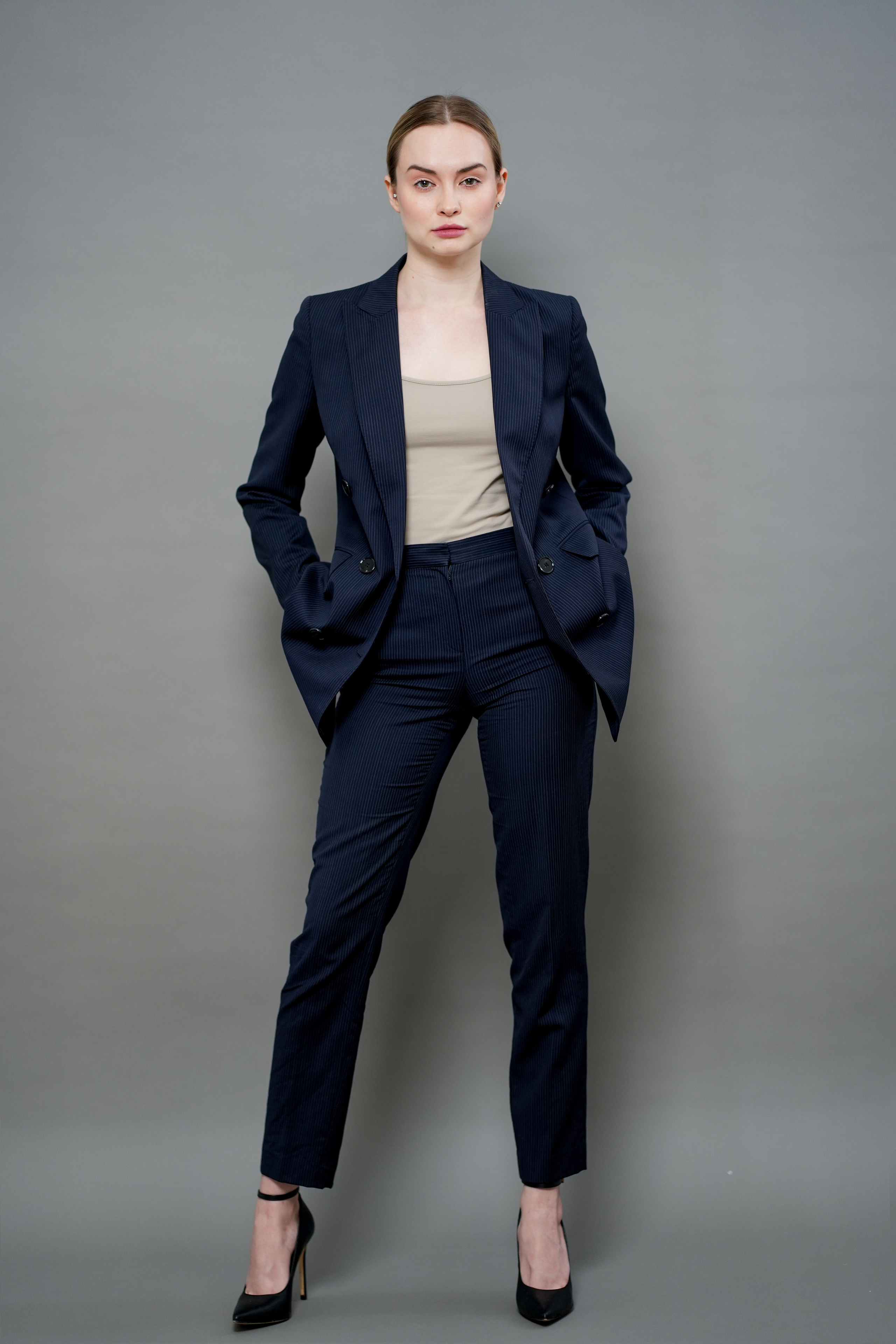 Даша Севостьянова актерское портфолио. Портретная съемка в Москве, студийный фотограф Игорь Фомин