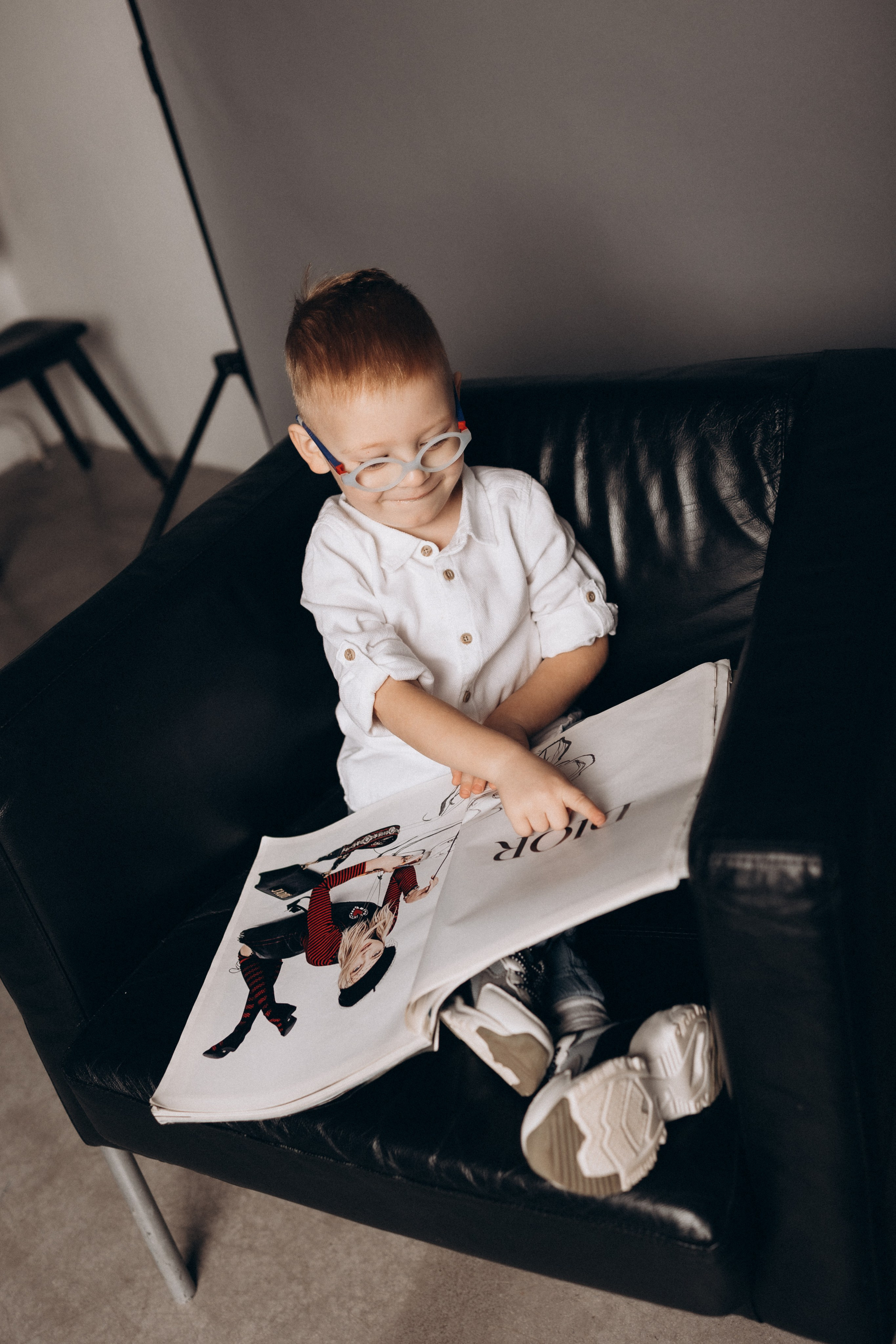 Фотосессия, а студии мамы и сына. Фотограф Артем Бросов в Санкт-Петербурге и Дубае