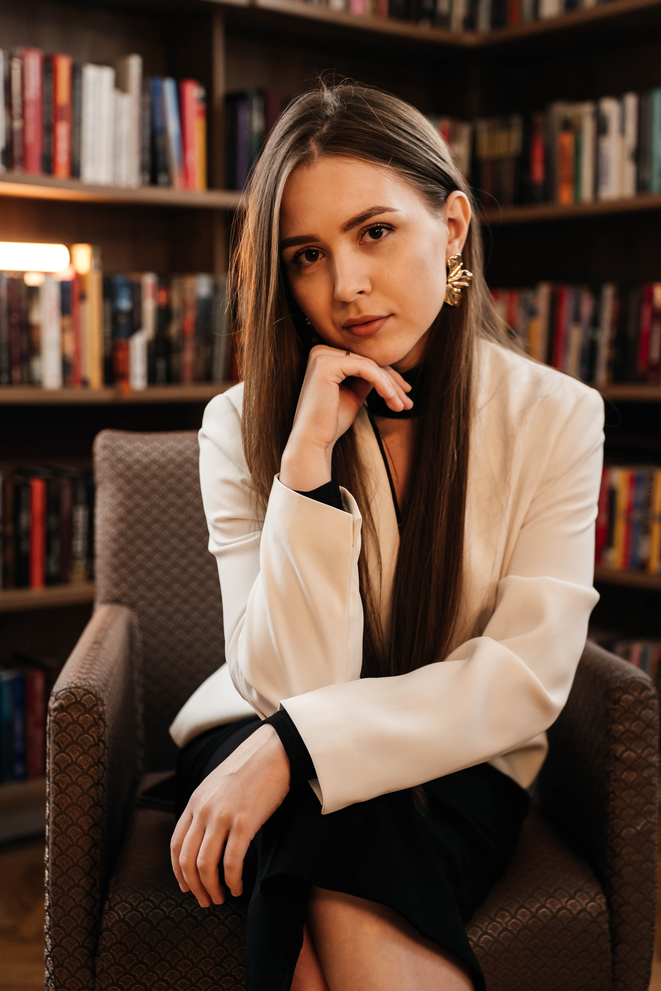 В библиотеке. Видеограф и Фотограф в Челябинске Ксения и Владимир Рюмины