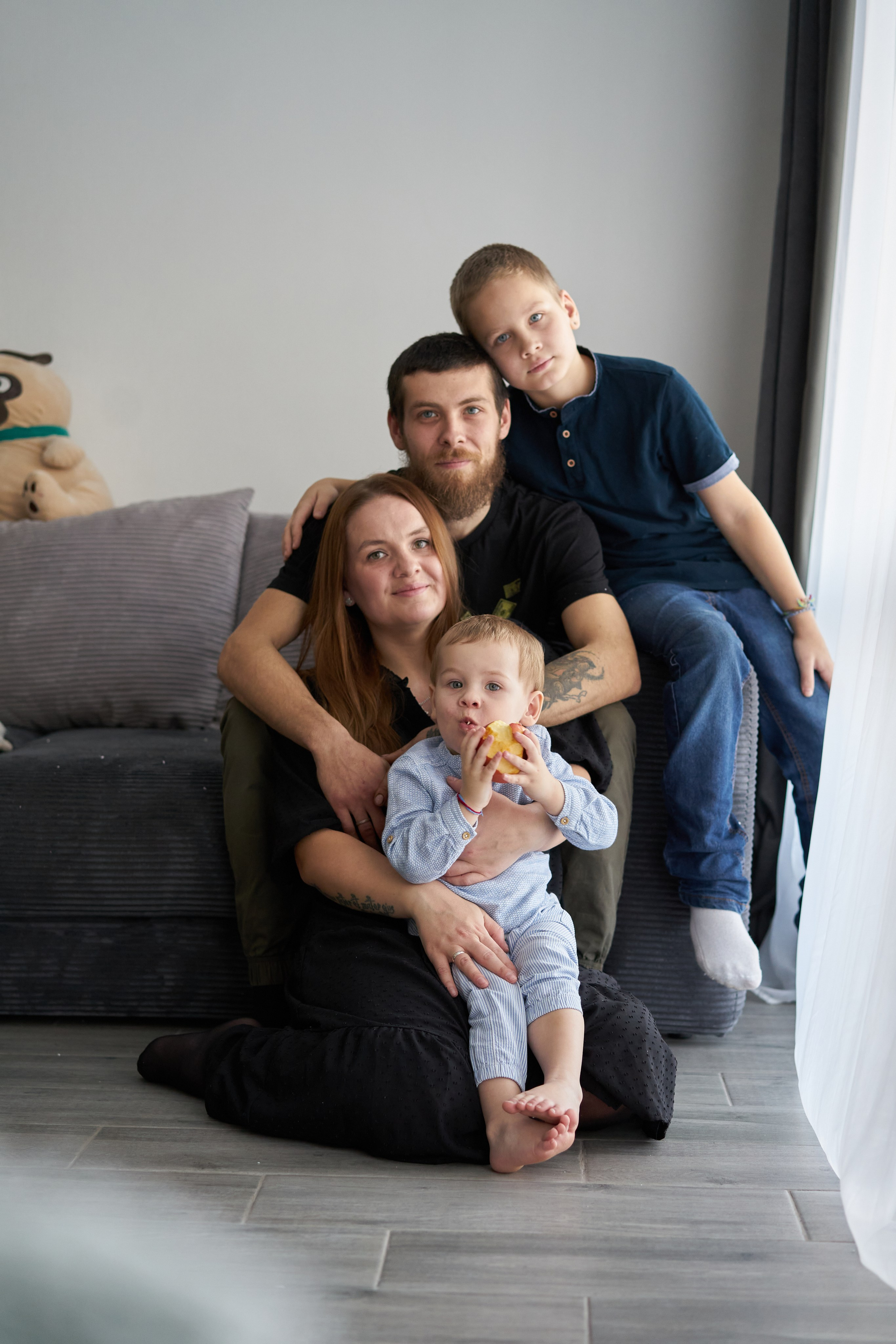 Семейная фотосессия дома. Фотограф Екатеринбург Кокшарова Александра