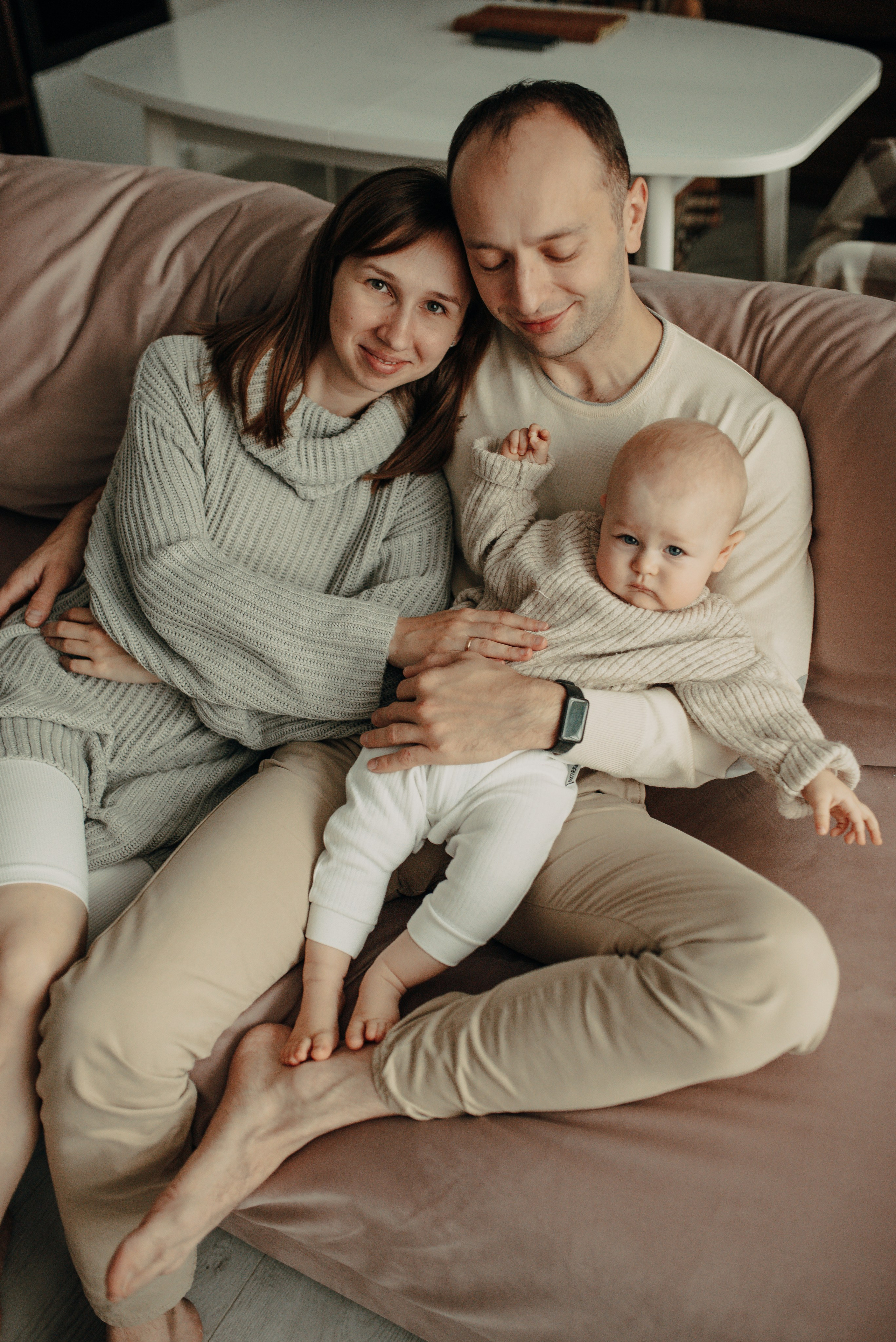 Домашняя семейная история: Василисе 10 месяцев. Семейная фотосессия Бутово Москва фотограф Алина Морщагина