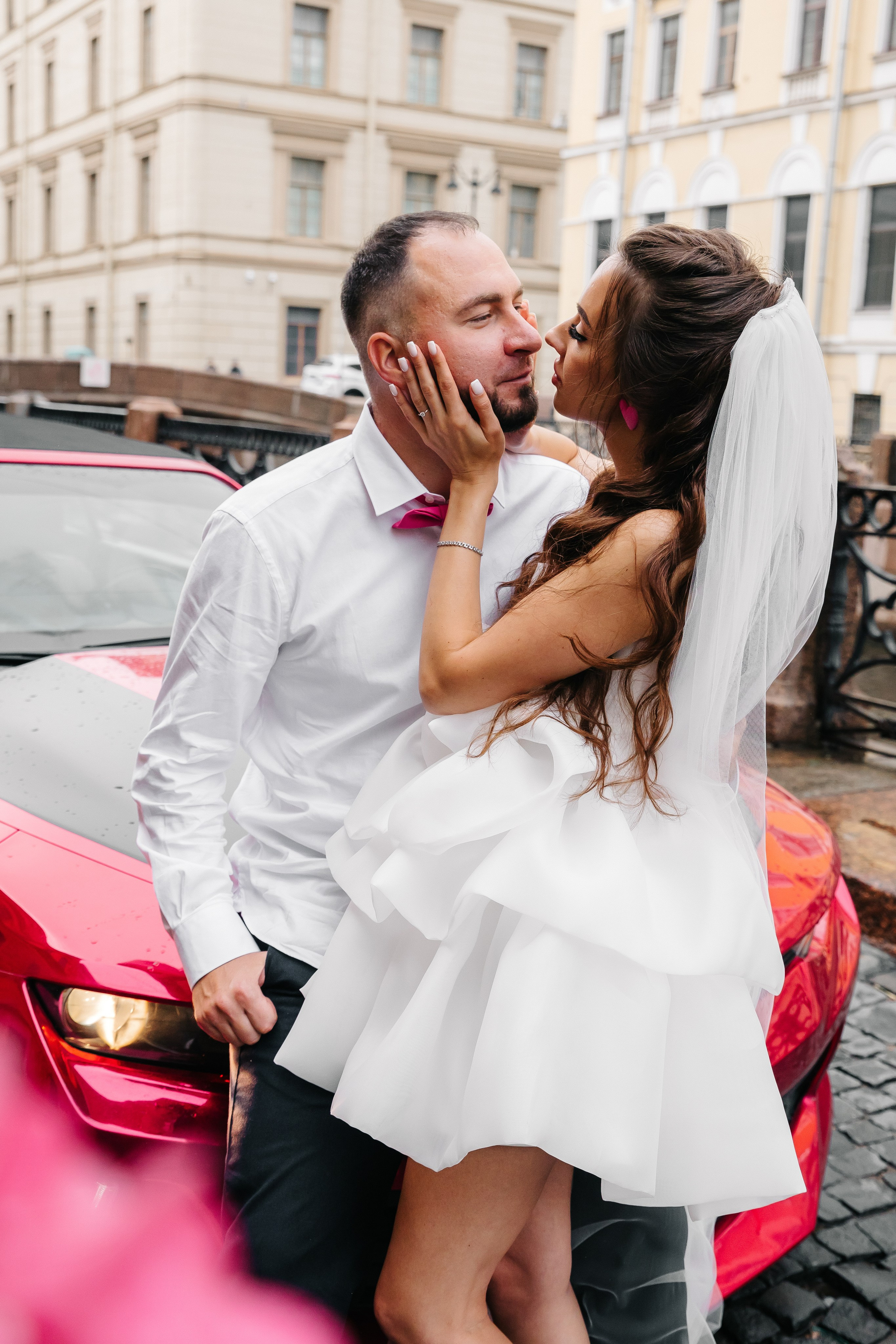 ДВОРЕЦ № 2 | Июль, кабриолет, академия Штиглица. Свадебный фотограф в Санкт-Петербурге Полина Корзухина