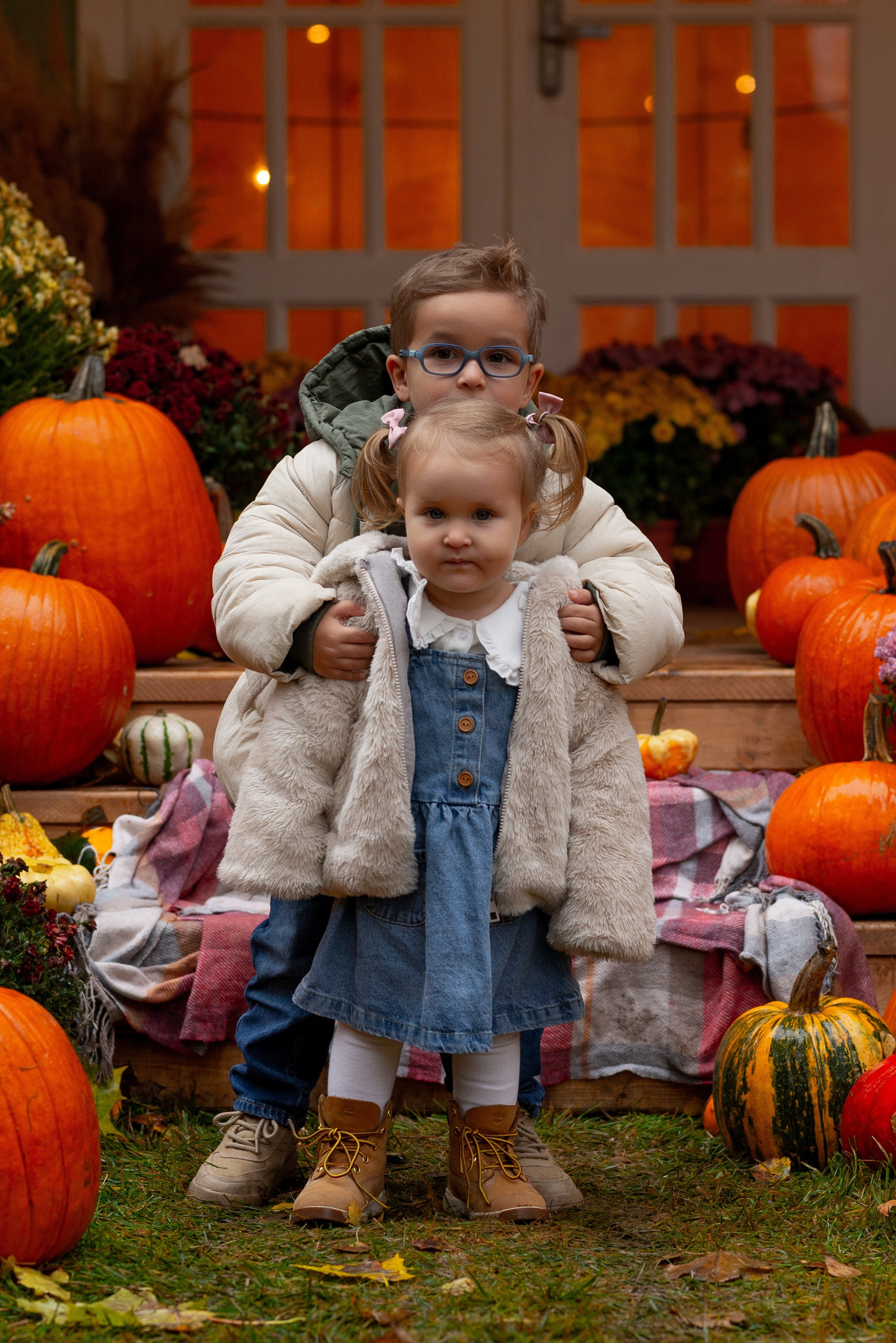 Семейная съёмка осенний домик. Портретный фотограф в г. Москва Солнцево Яковлева Анастасия