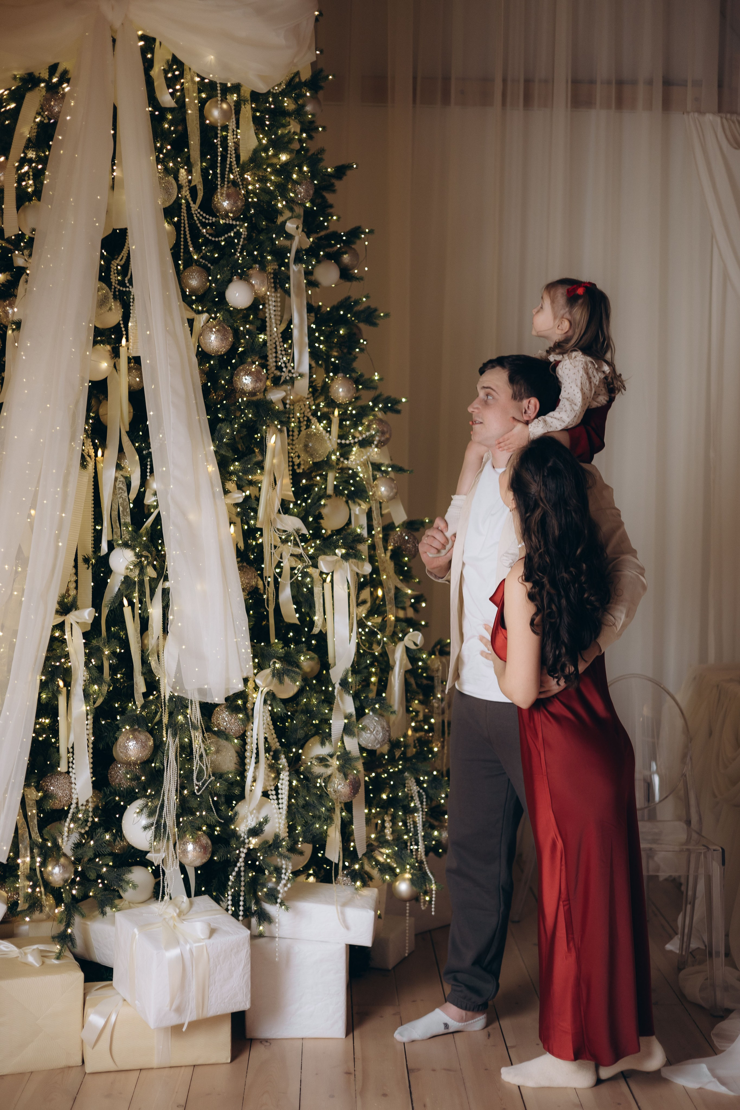 Ирина, Вадим и Милана. Свадебный и семейный фотограф в Новосибирске Дарья Кель