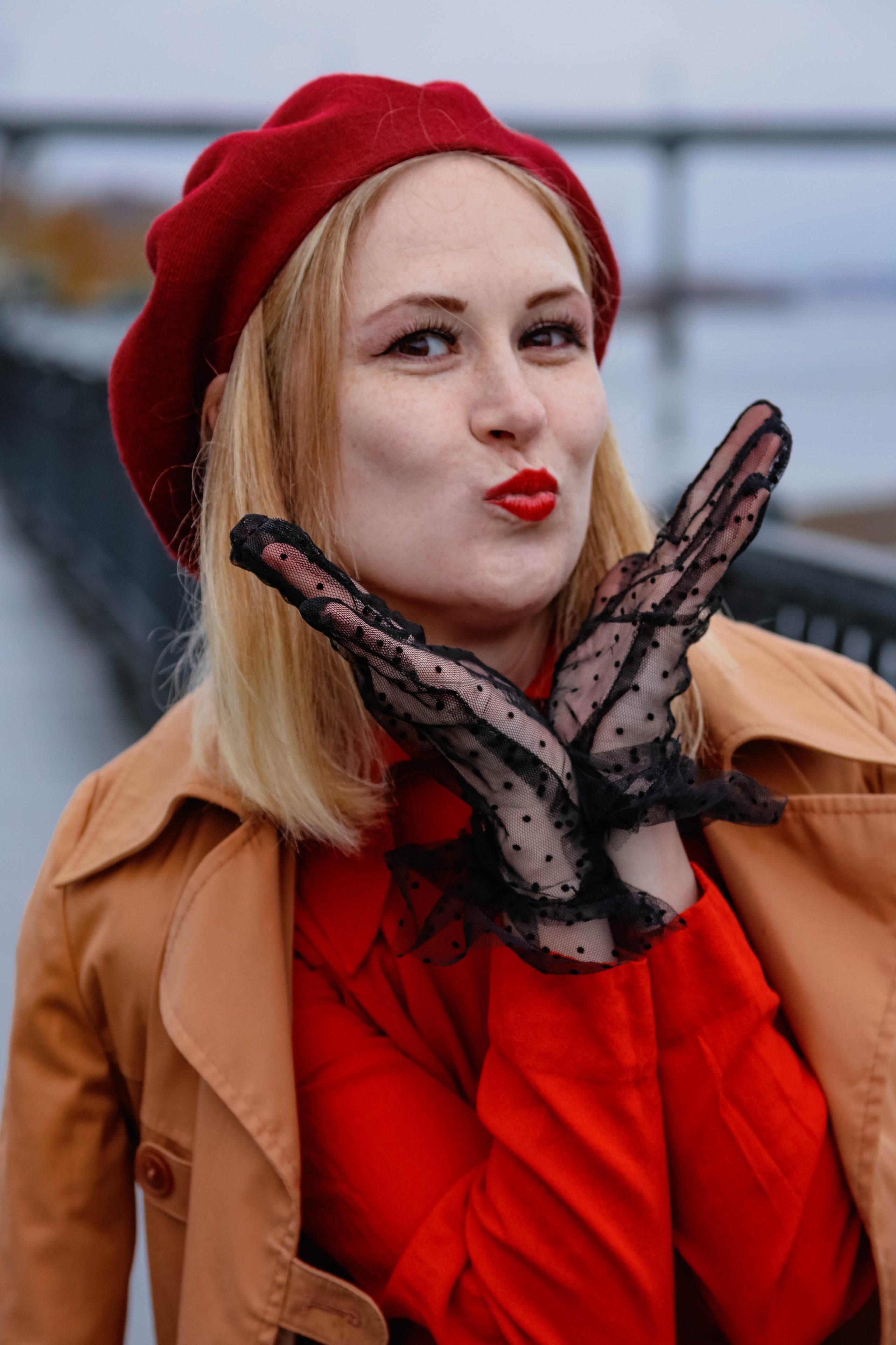 Маша на набережной. Фотограф Пермь. Фотосессия в фотостудии Перми и на свежем воздухе