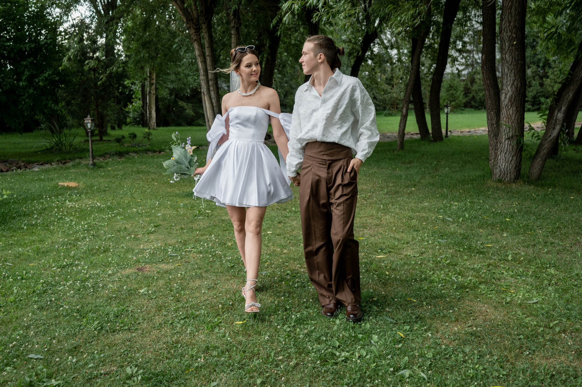 Влад и Кристина, камерная свадьба творческих ребят. Свадебный и портретный фотограф в Омске Матвей Краузе