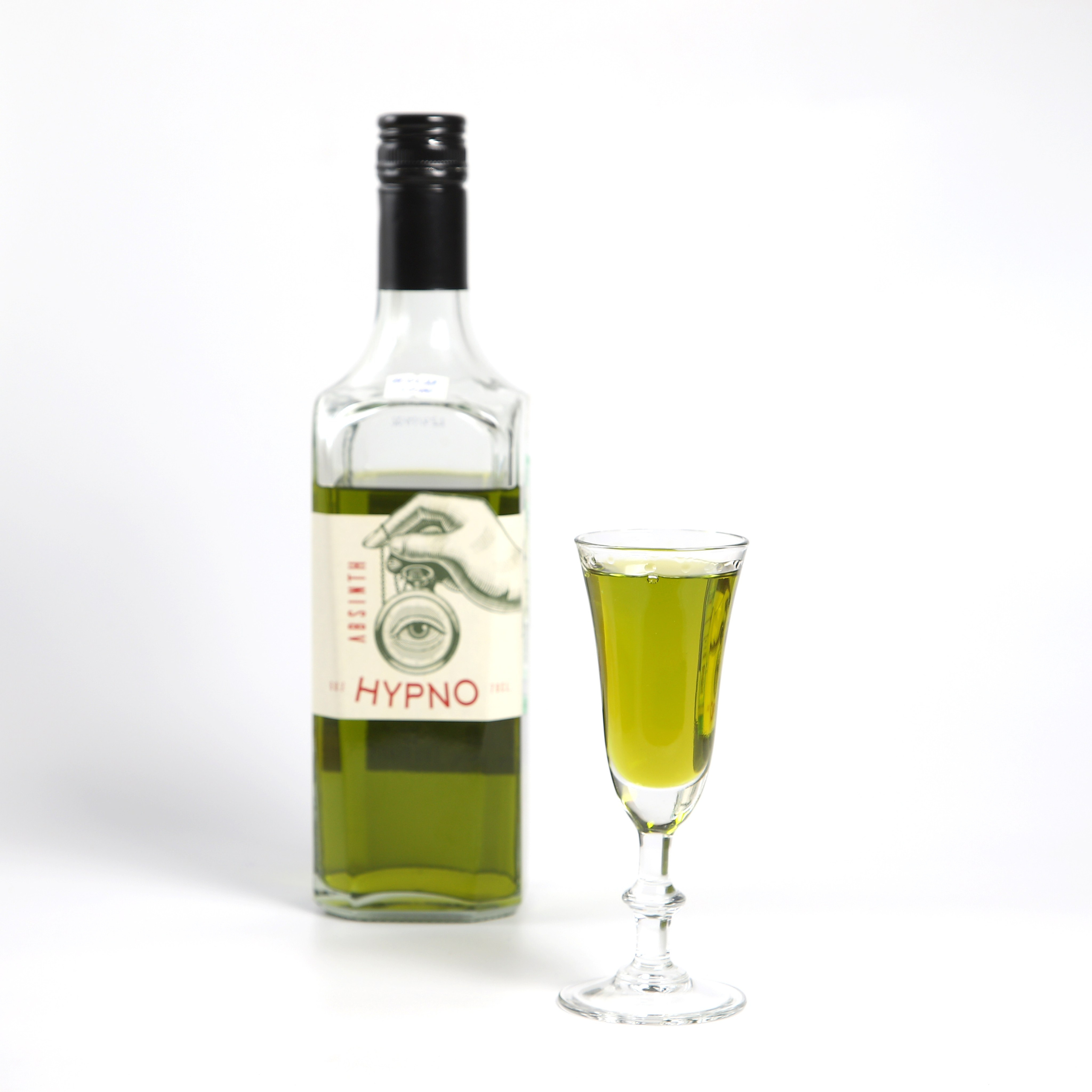 Фуд-фотография бутылки Martini Bianco и бокала.