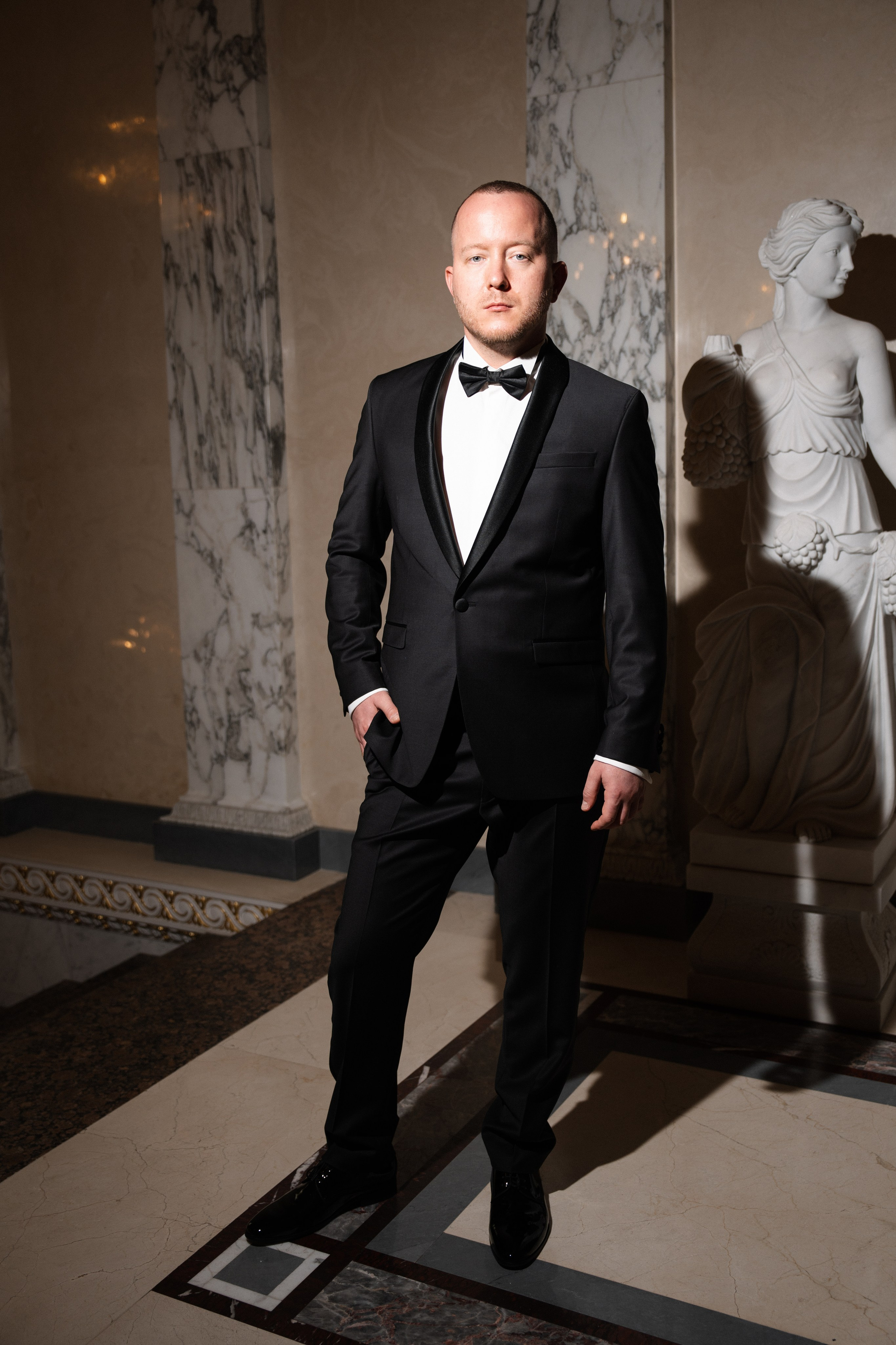 Анна Сергей. Камерная свадьба в Фосизонс в стиле неоклассика. Свадебный фотограф организатор в Санкт-Петербурге Ассоль Опарина