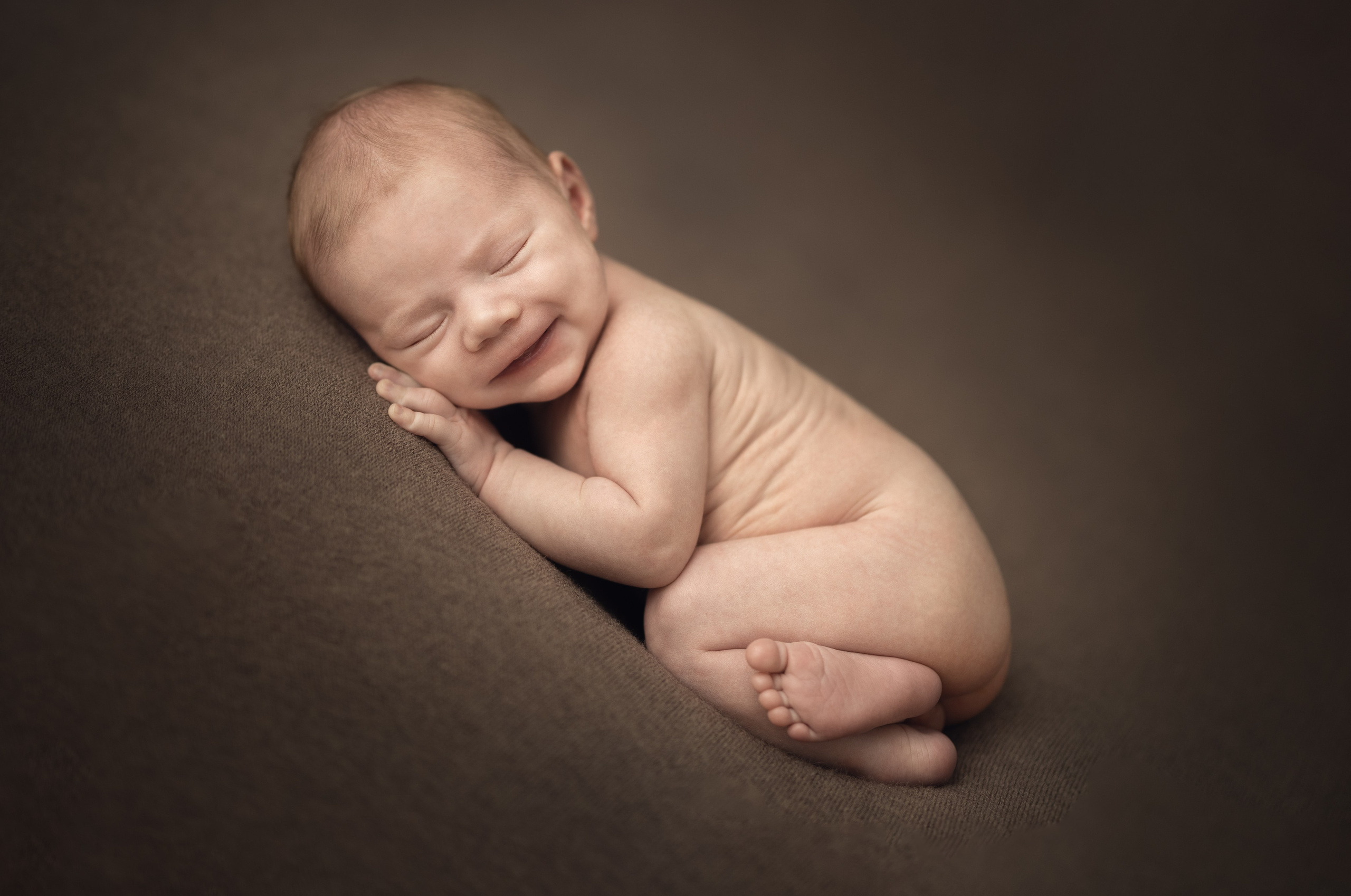 Ньюборн фотосессии в Старом Осколе. Фотостудия для новорожденных в Старом Осколе Гильфановых Юрия и Ольги