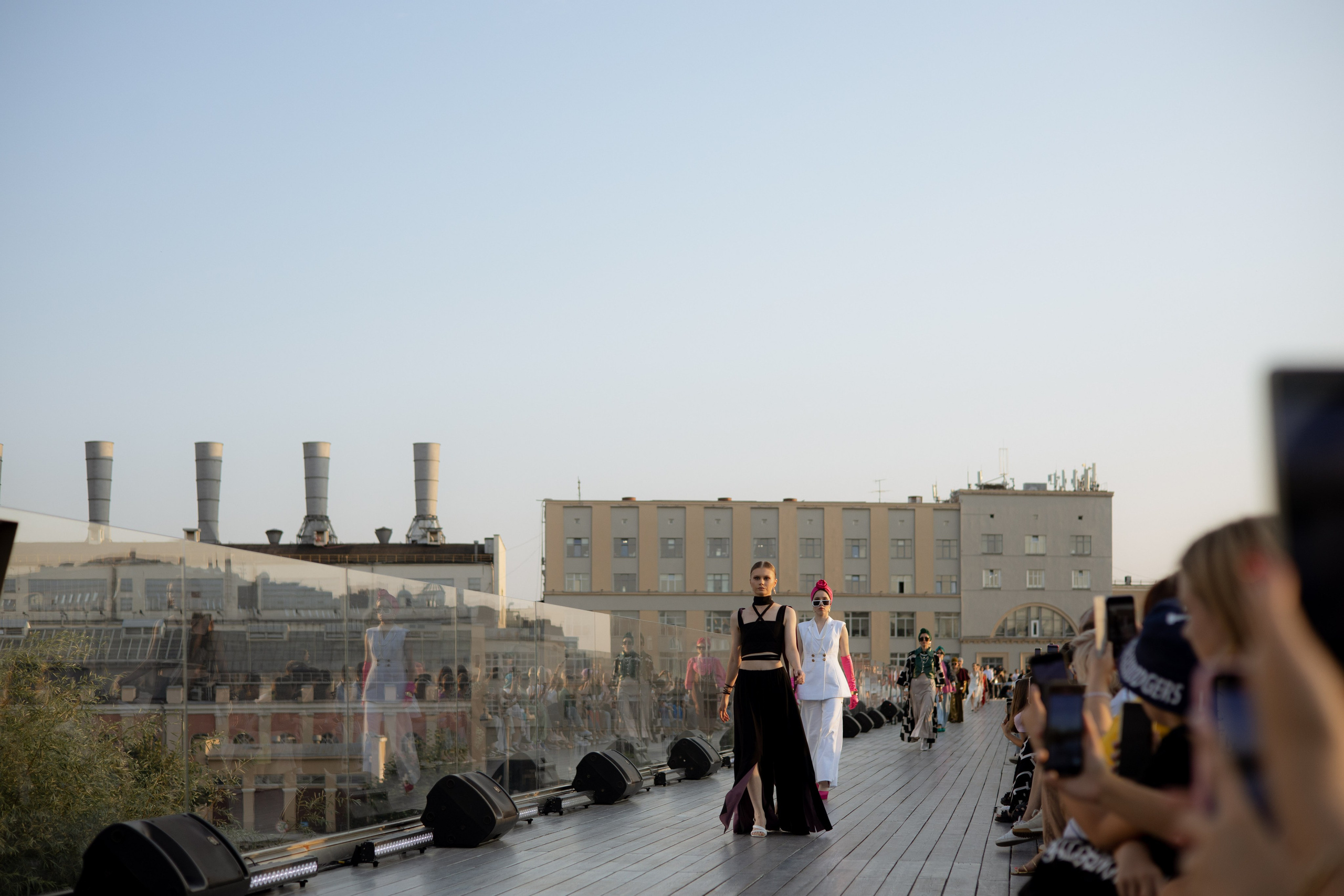 Модный показ. Парящий мост. Оформление свадеб, декор свадеб Вера Маркова, Москва