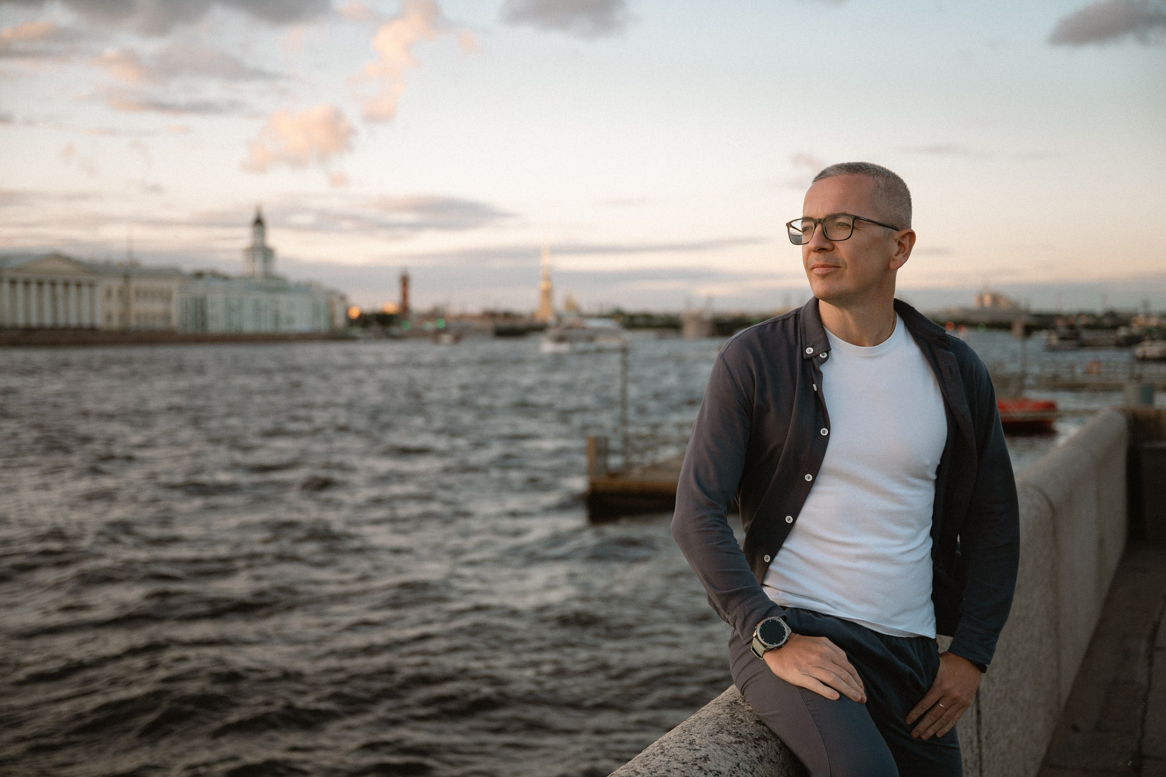 романтическая фотосессия пары в центре Санкт-Петербурга