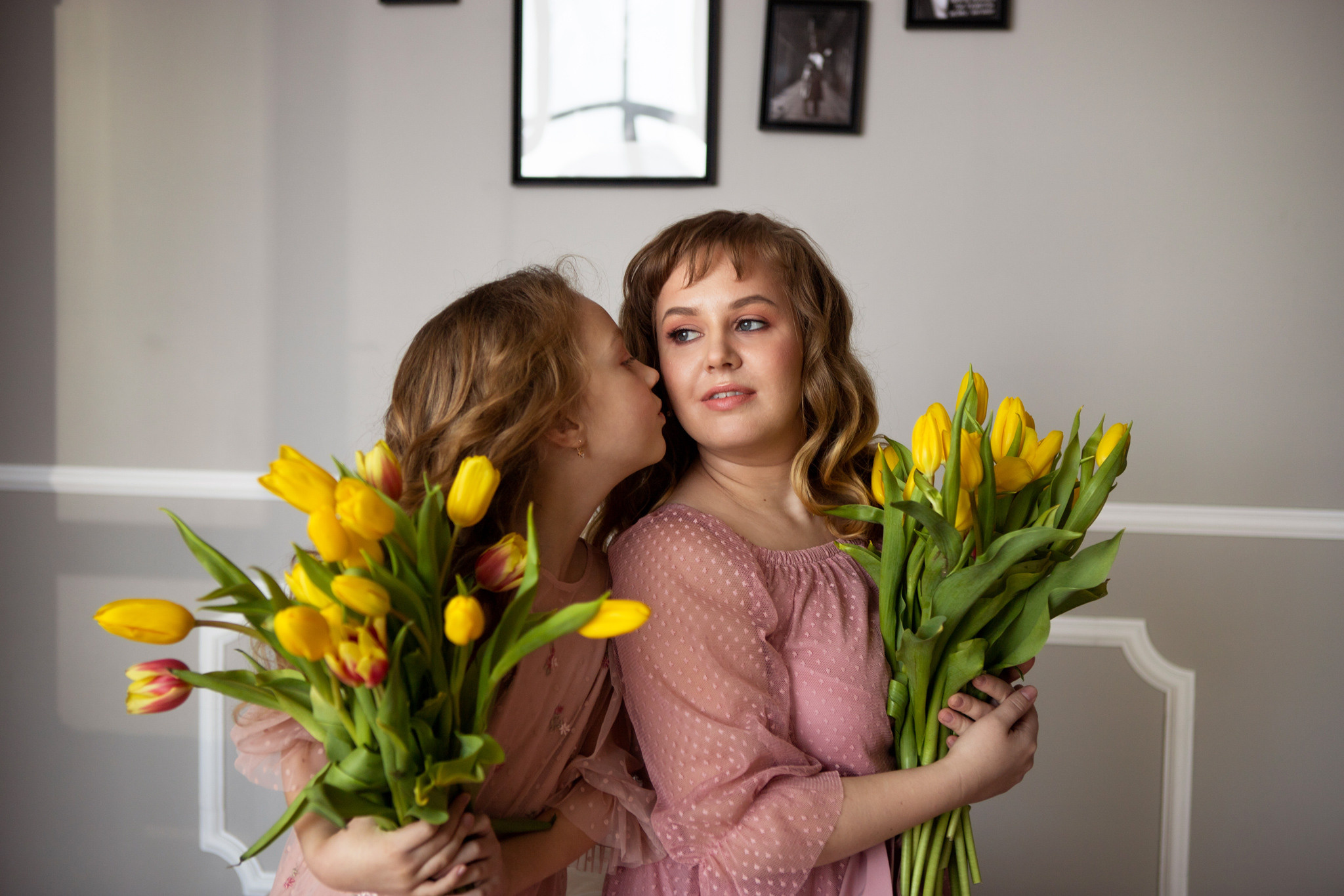 Нина и Вероника. Весенняя история. Фотограф в Тобольске Елена Лобакова